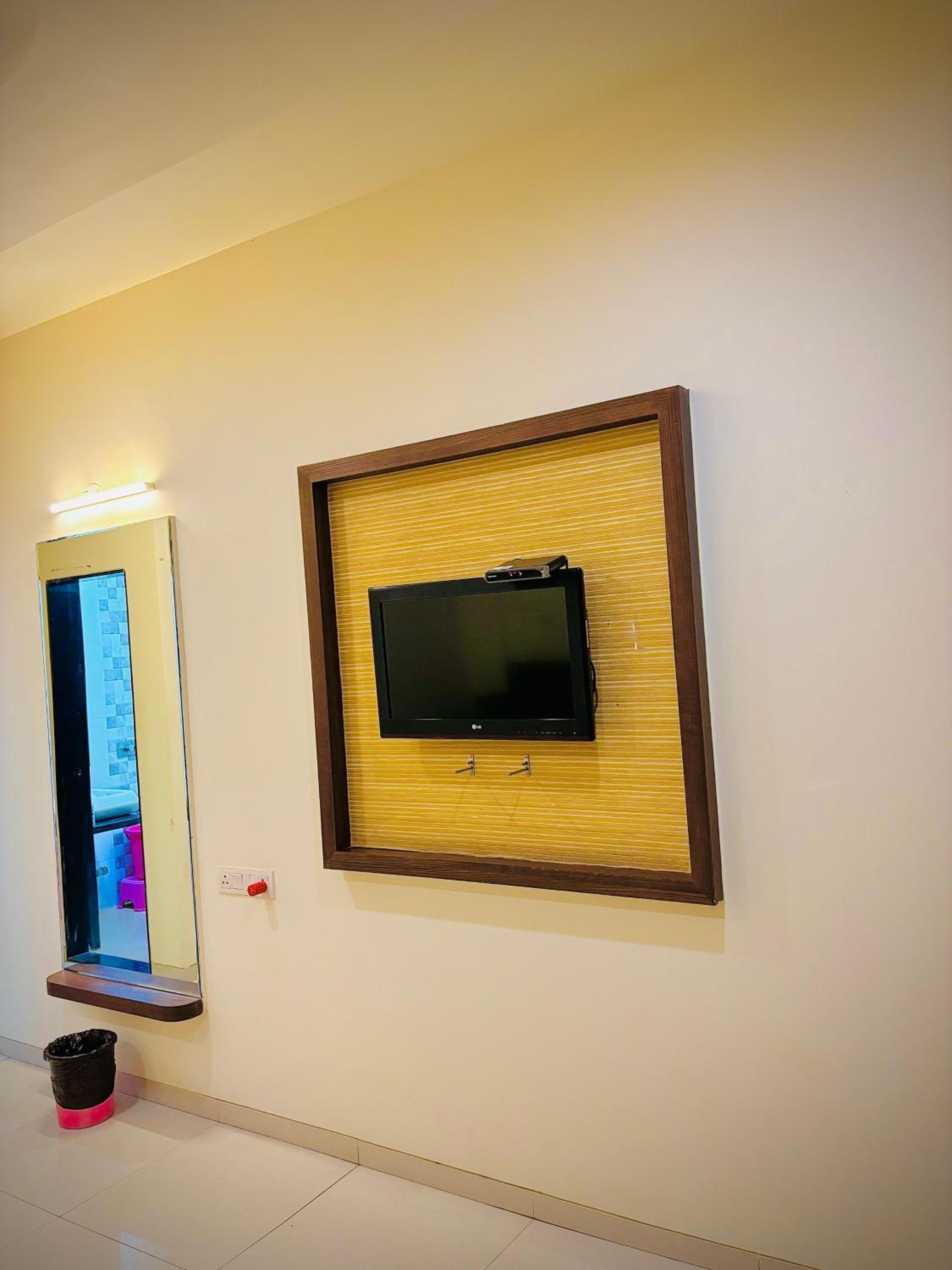 Deluxe Room - Photo 27