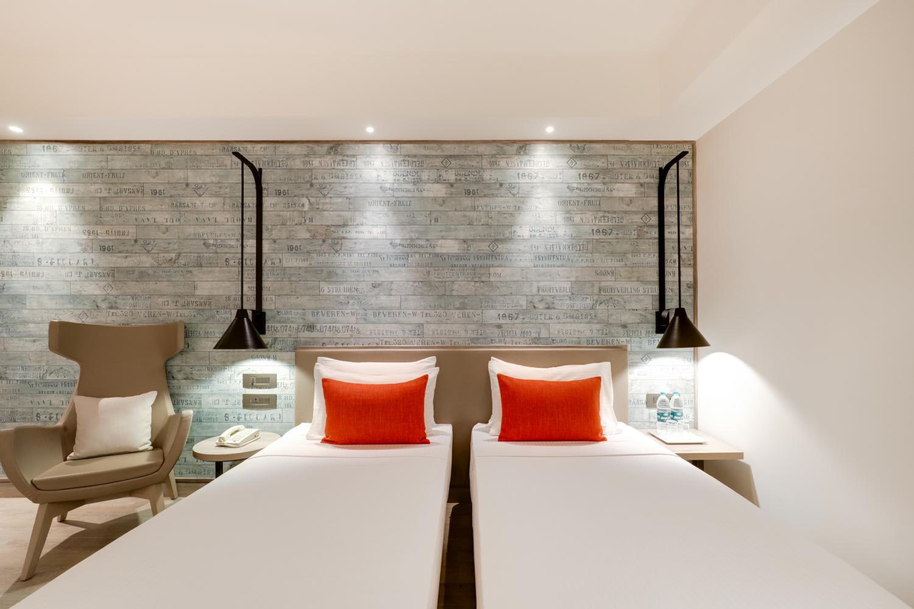 Business Room - Photo 4