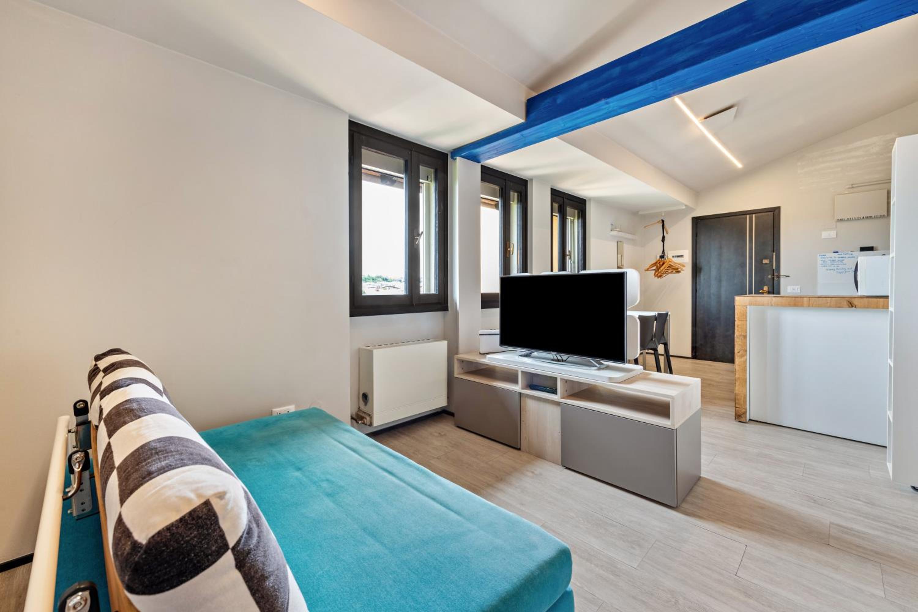 Superior One-Bedroom Apartment