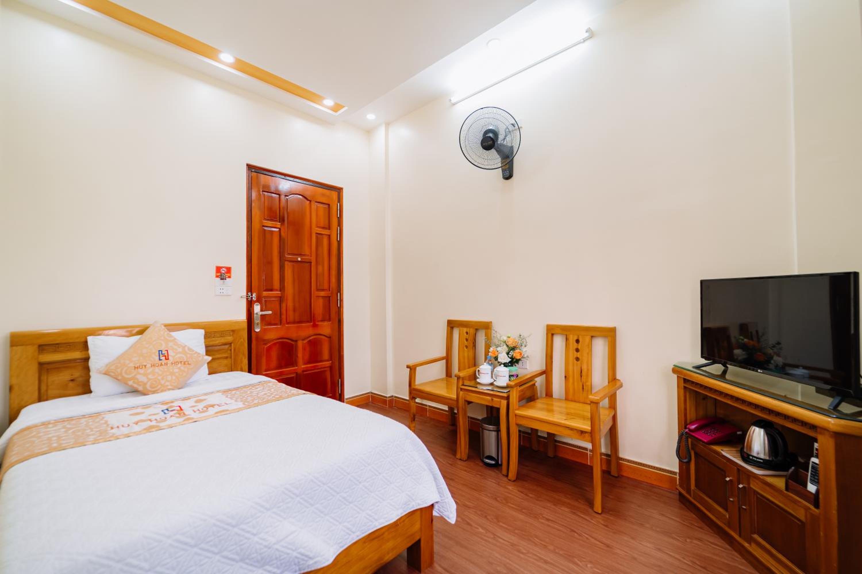 Single Room with Private Bathroom photo 2