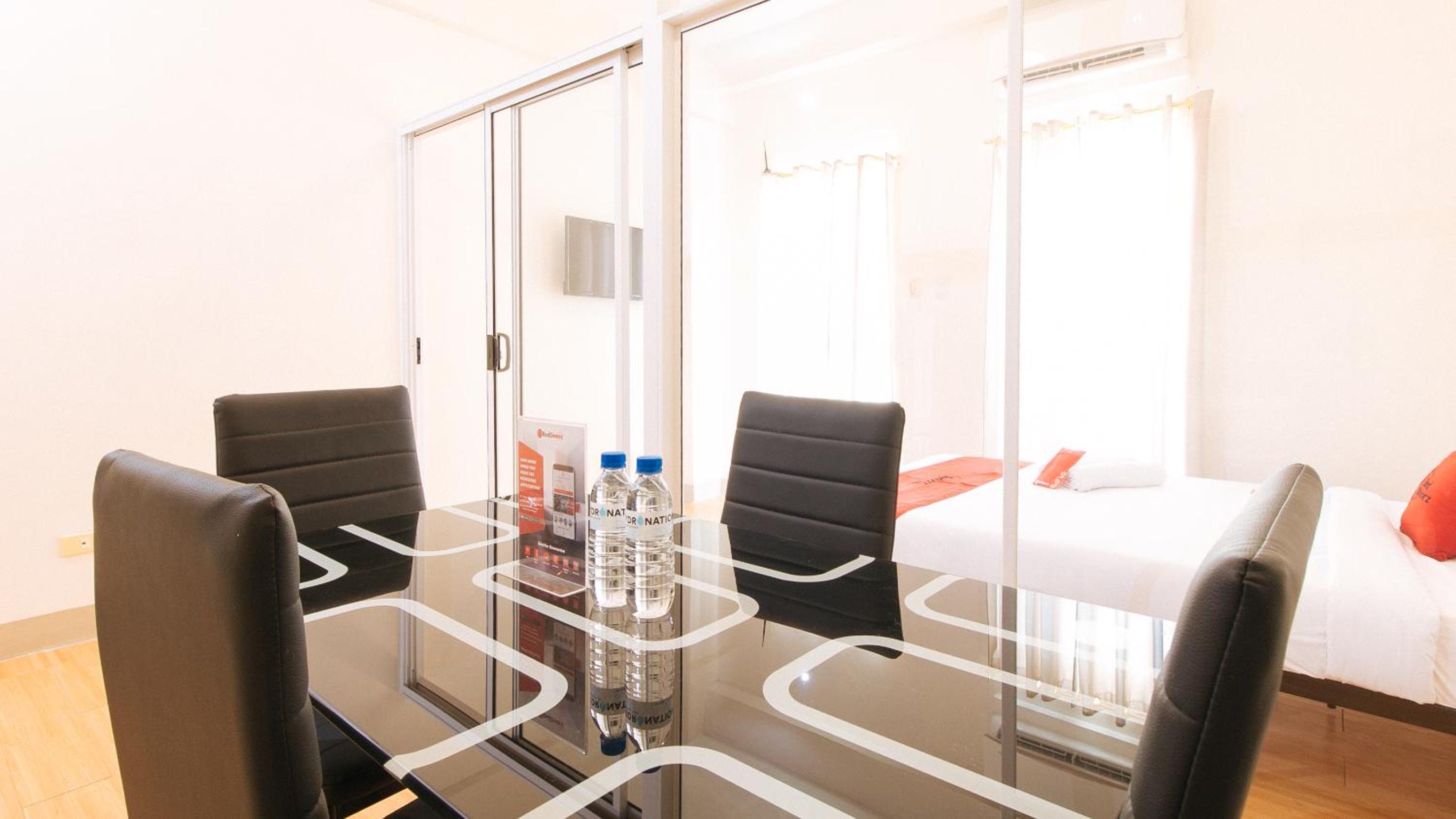 Deluxe Room - Photo 5