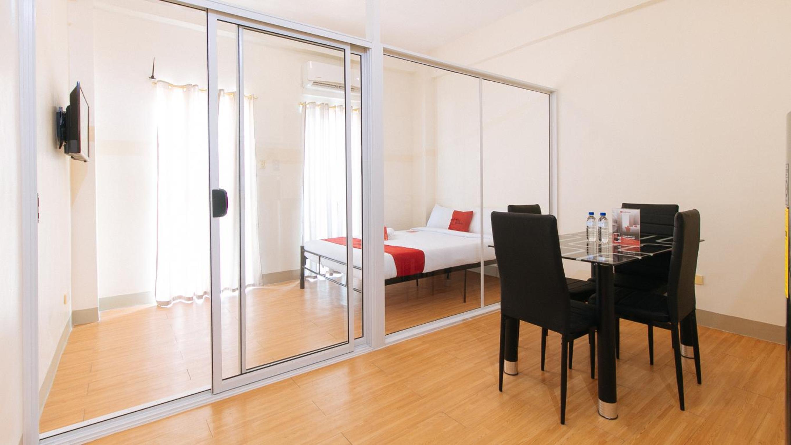 Deluxe Room - Photo 2