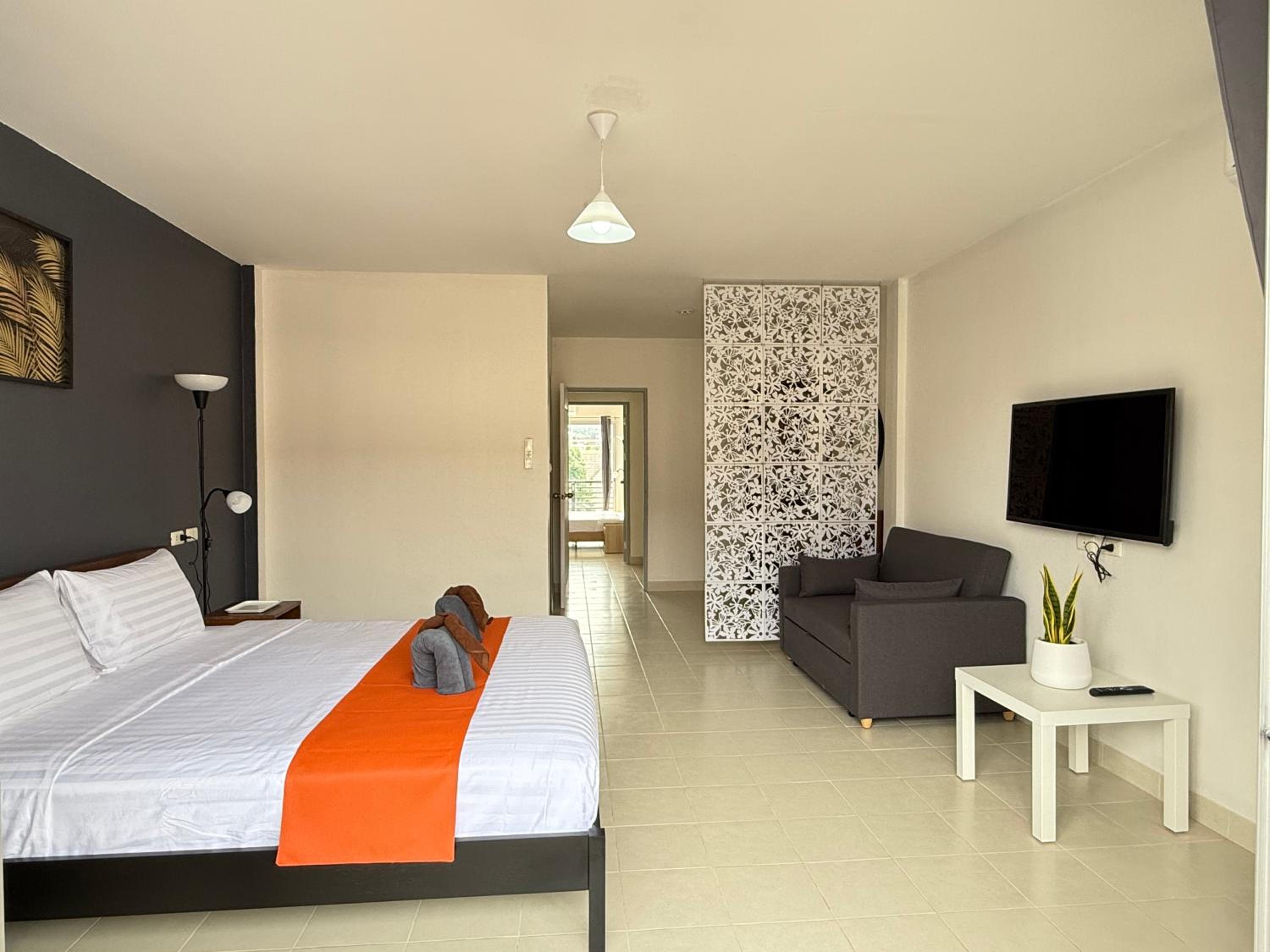 Two-Bedroom Deluxe Apartment with Balcony photo 1