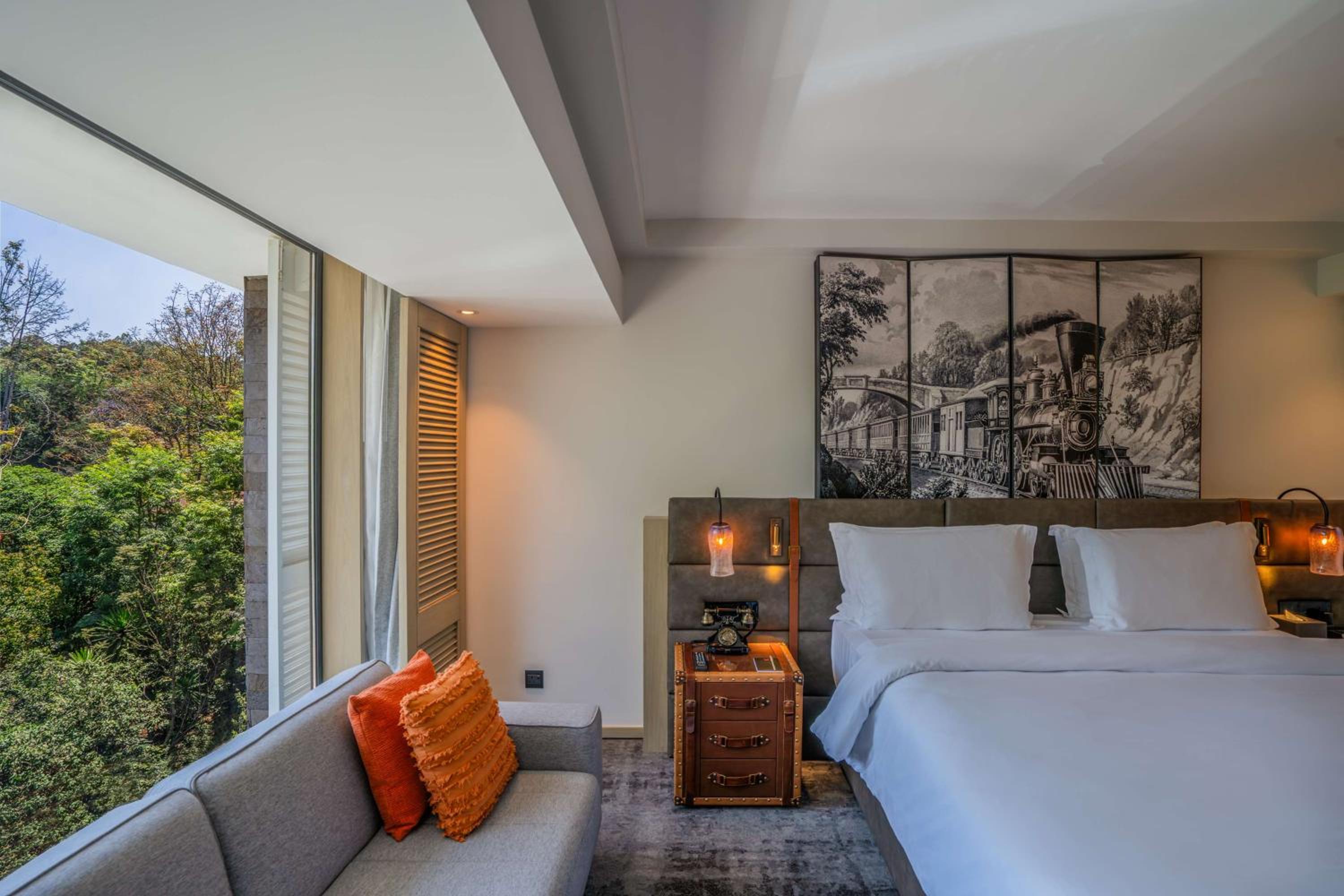 Serene King Guest Room - Photo 9