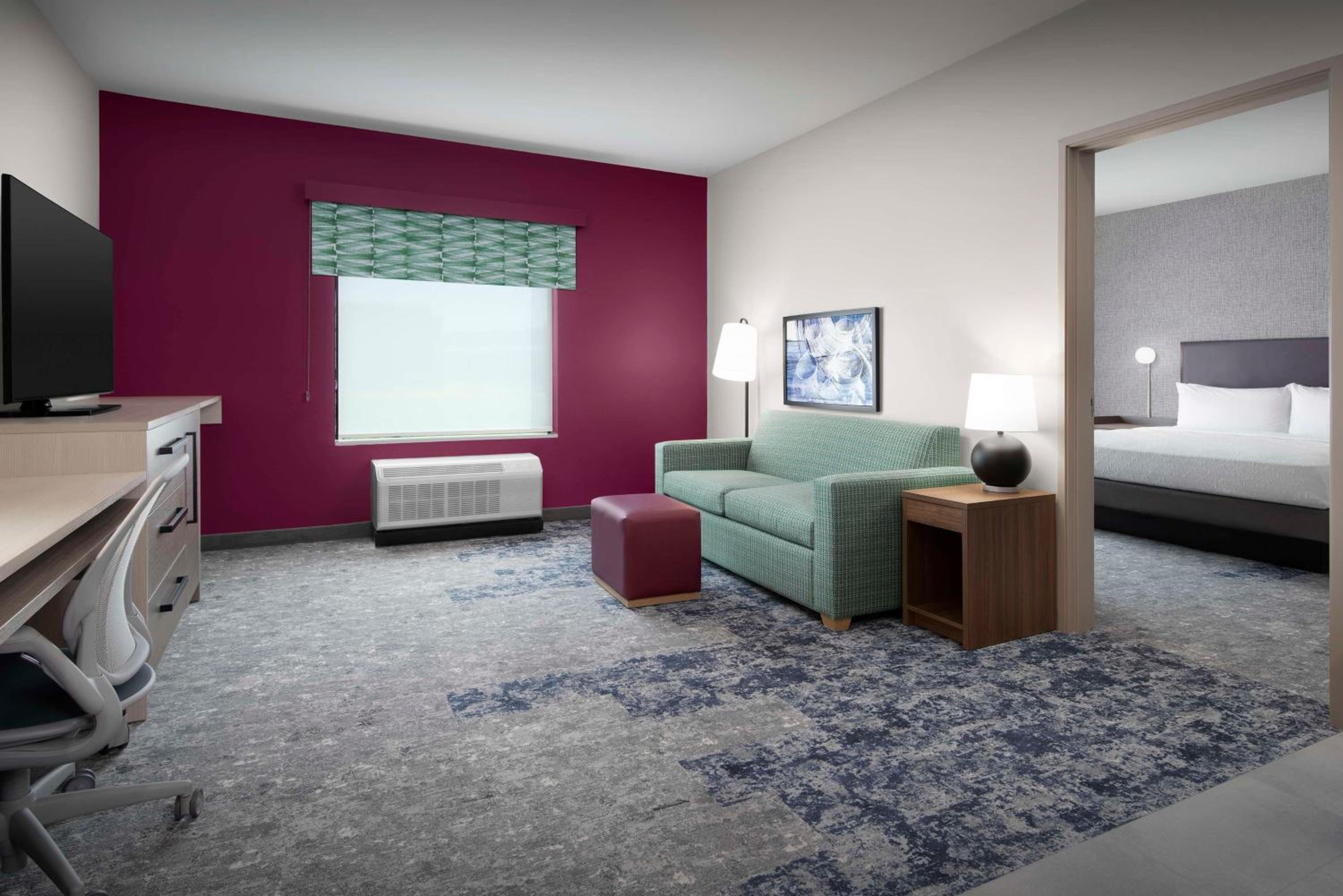One-Bedroom King Suite photo 1