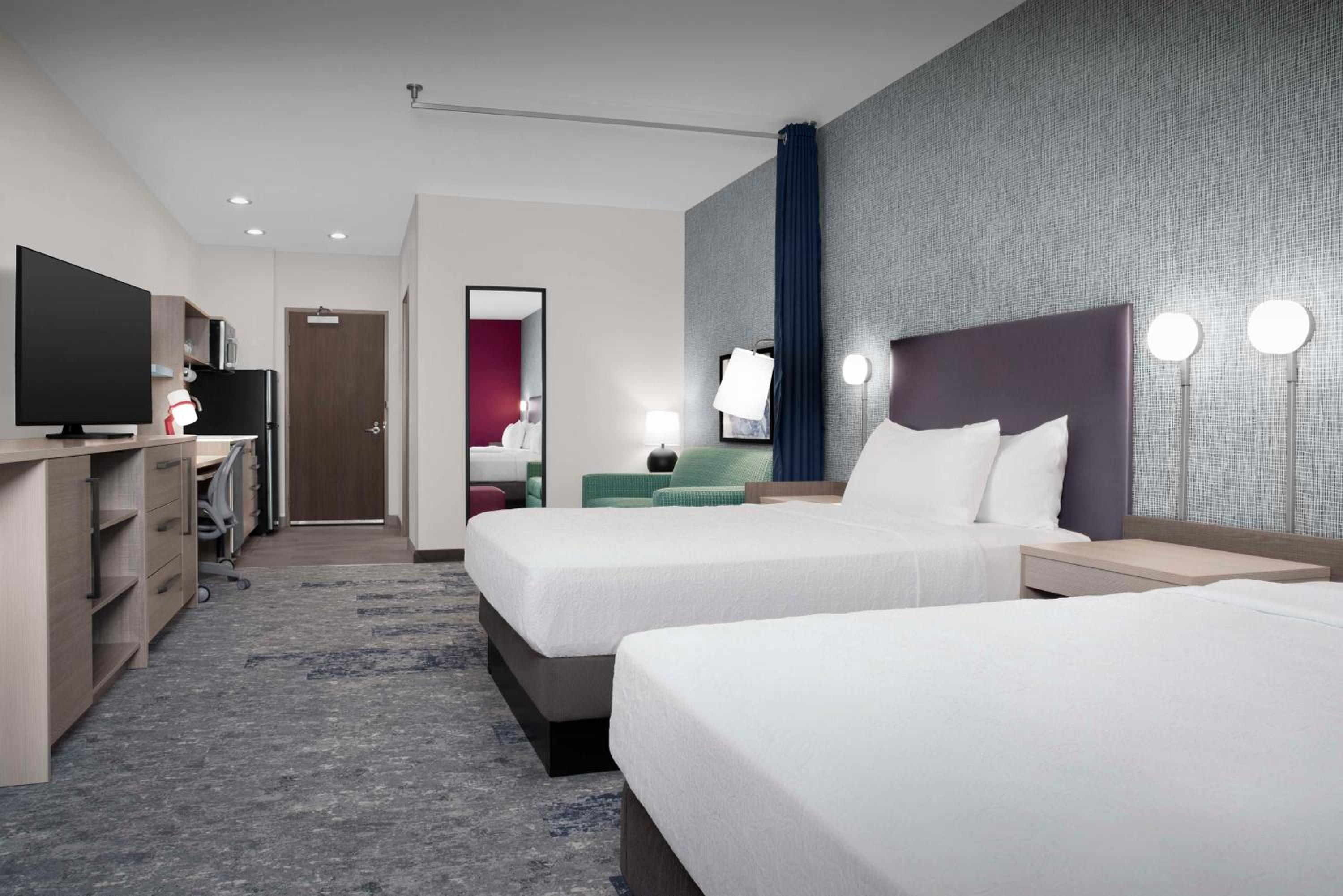Studio Suite with Two Queen Beds photo 2