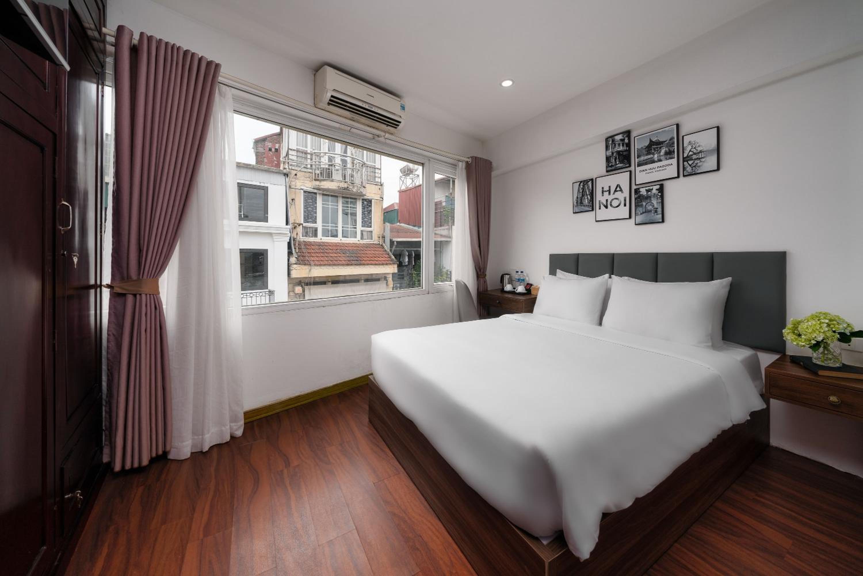Standard Queen Room