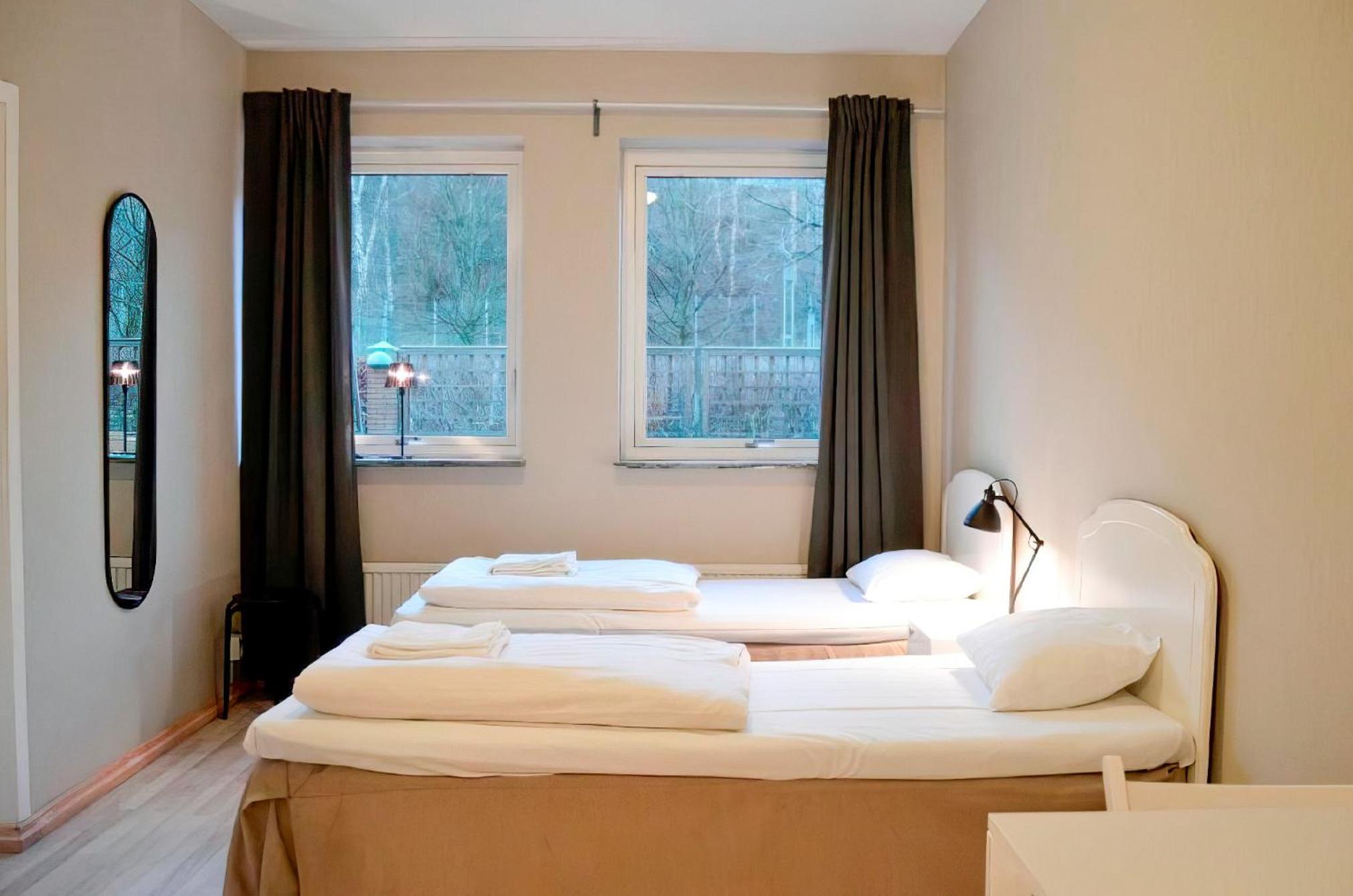 Family Room with Private Bathroom - Photo 1