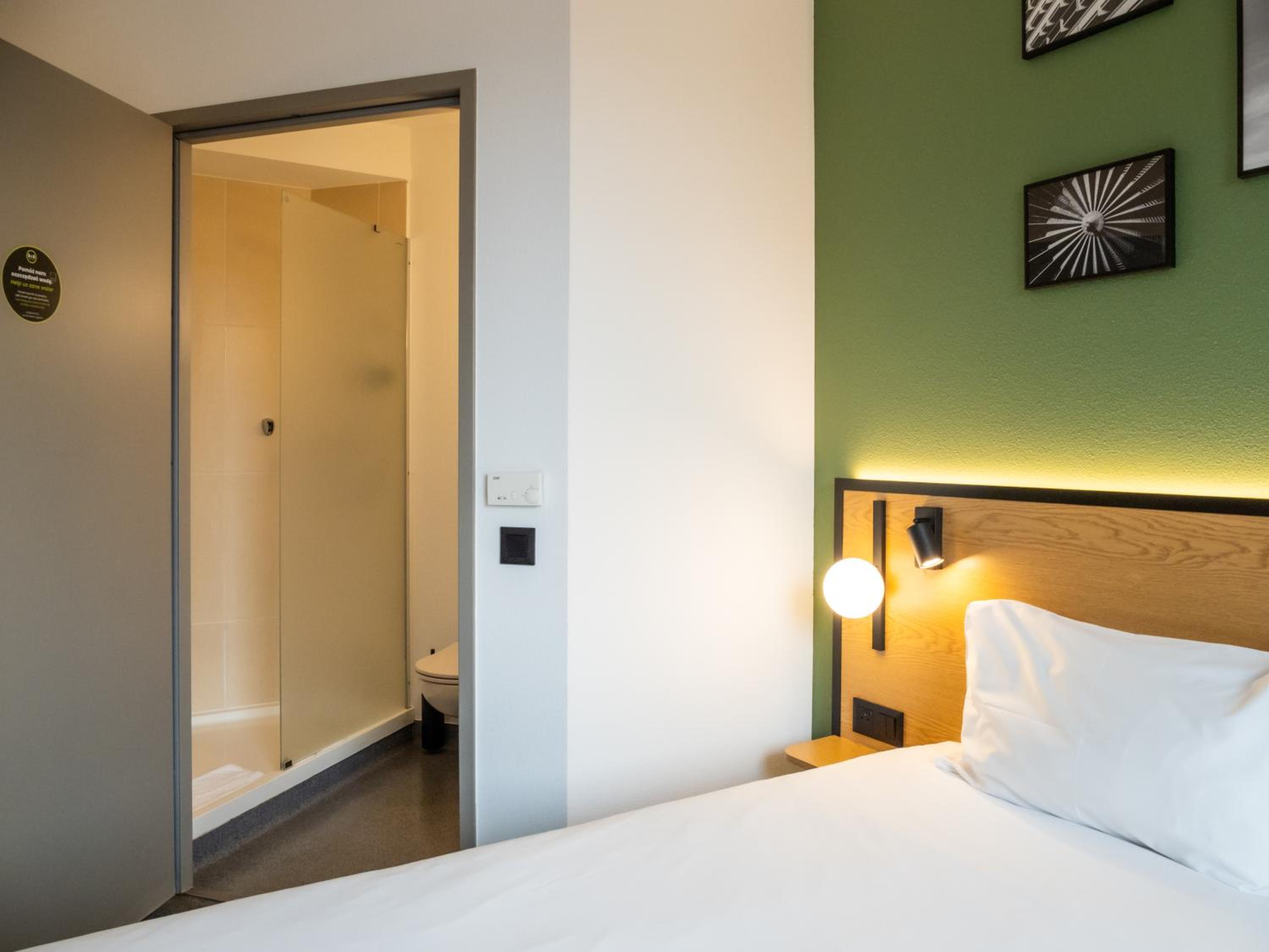 Double Room - Photo 10