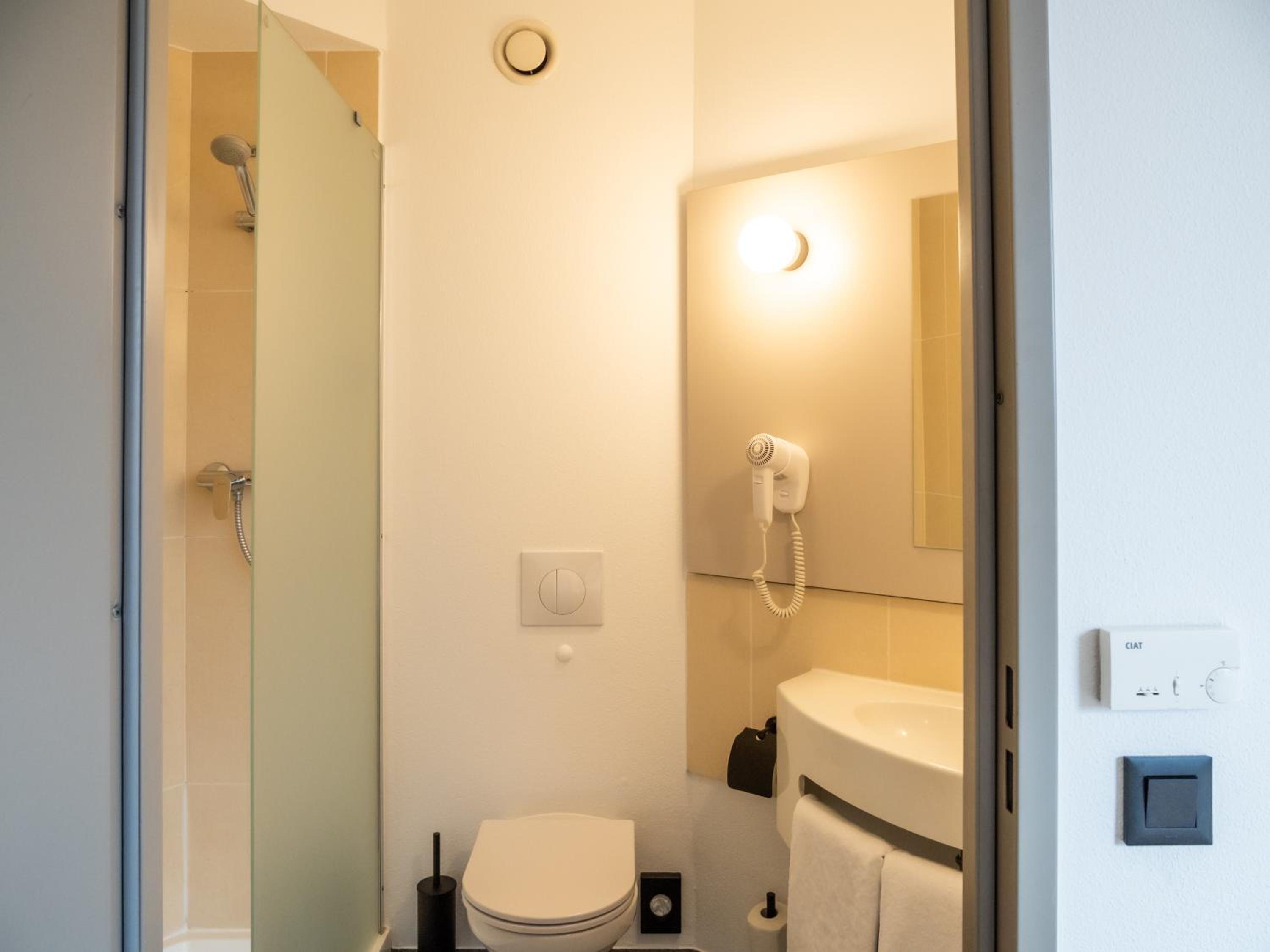 Double Room - Photo 15