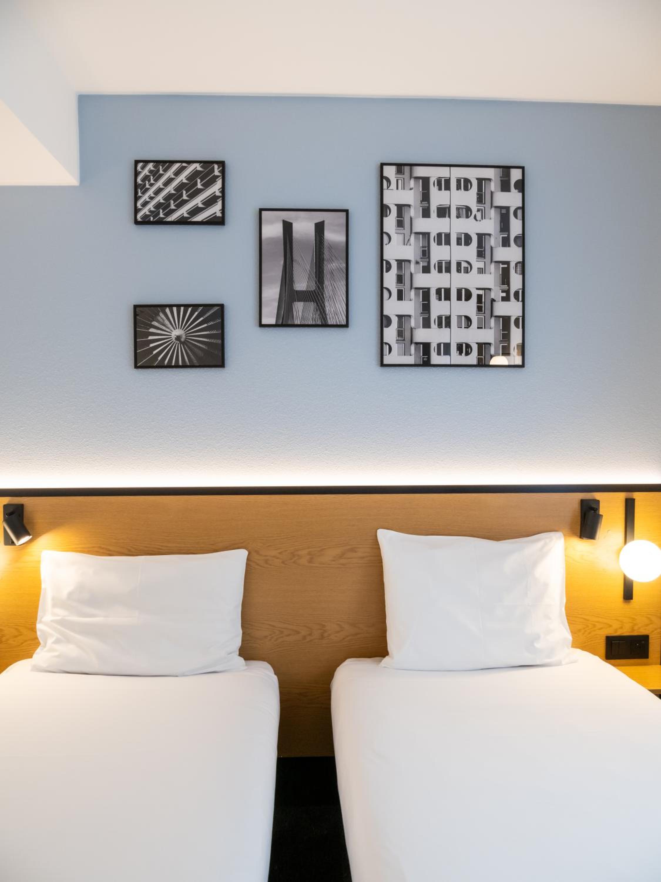 Twin Room - Photo 5