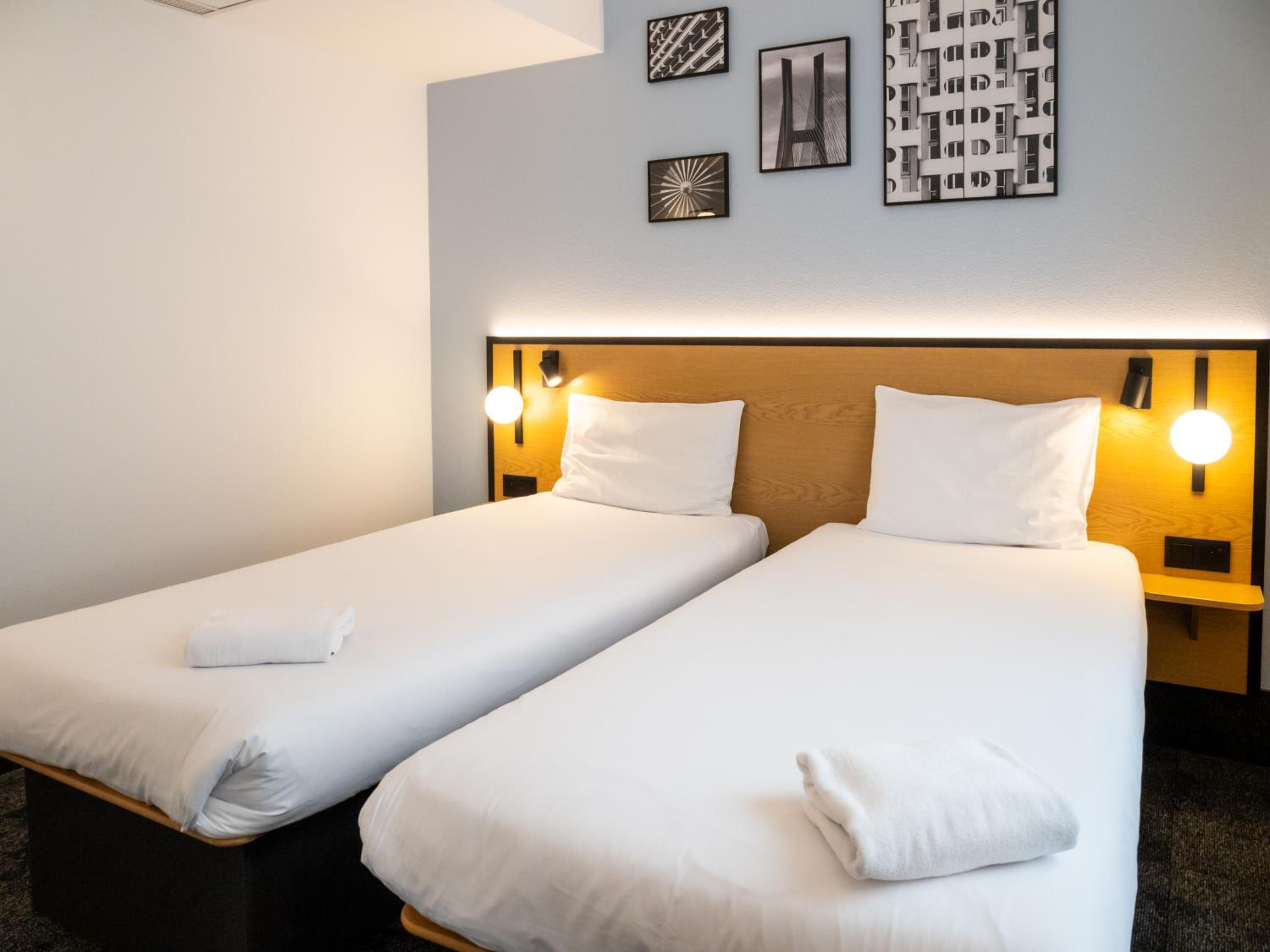 Twin Room - Photo 4