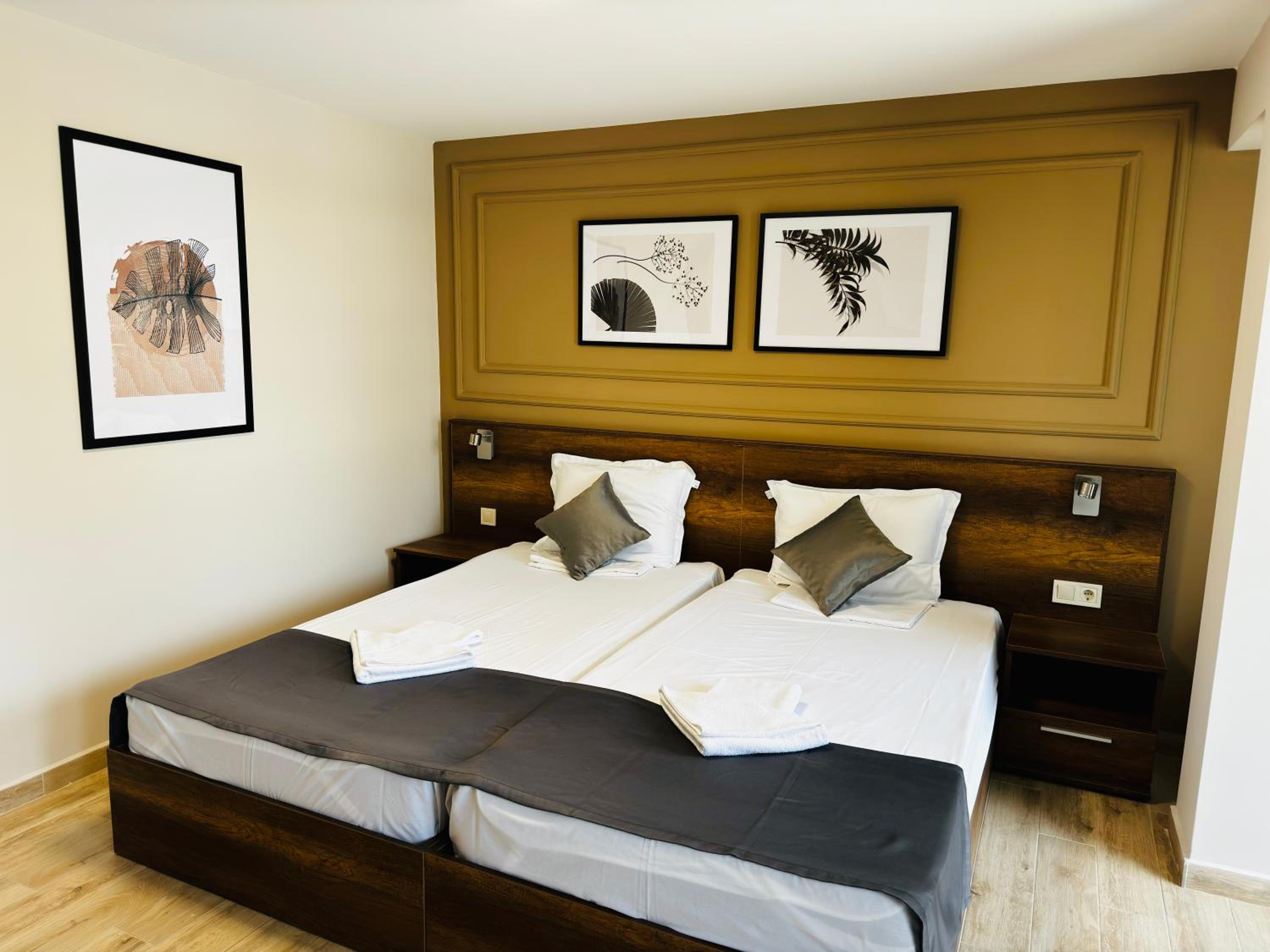 Double or Twin Room with Garden View photo 2