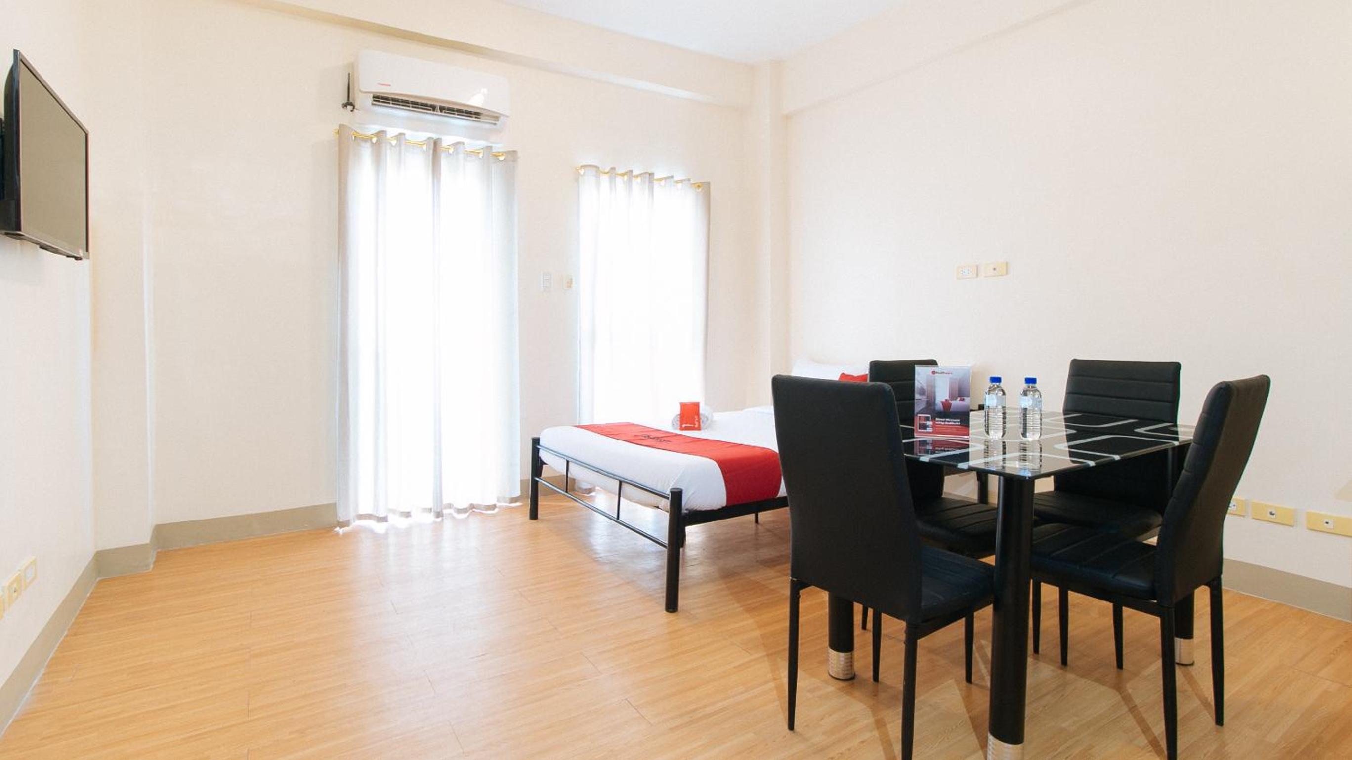 Deluxe Family Room - Photo 30