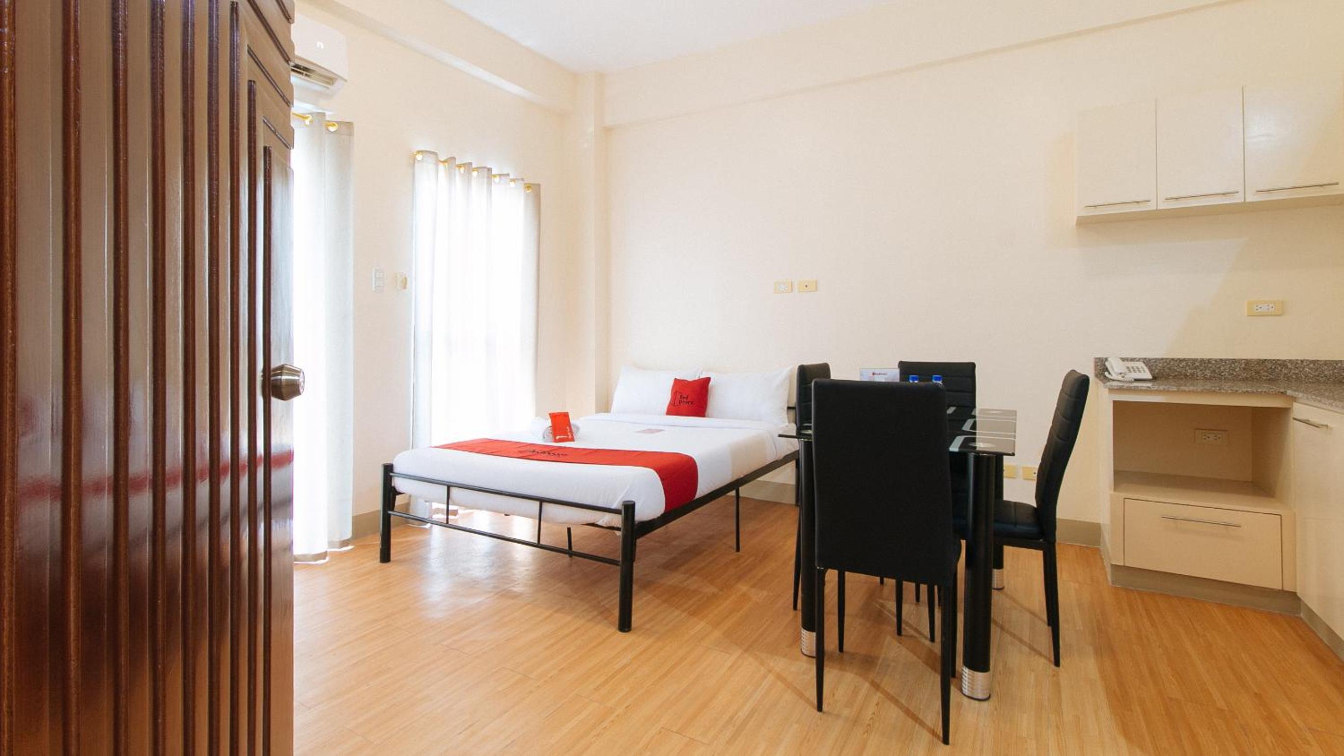 Deluxe Family Room - Photo 28