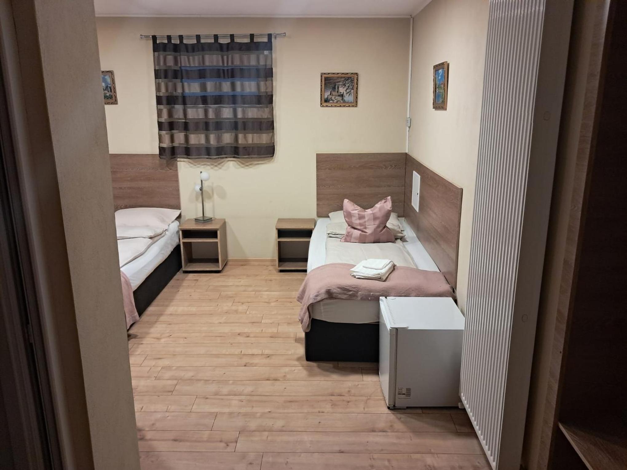 Basic Triple Room photo 1