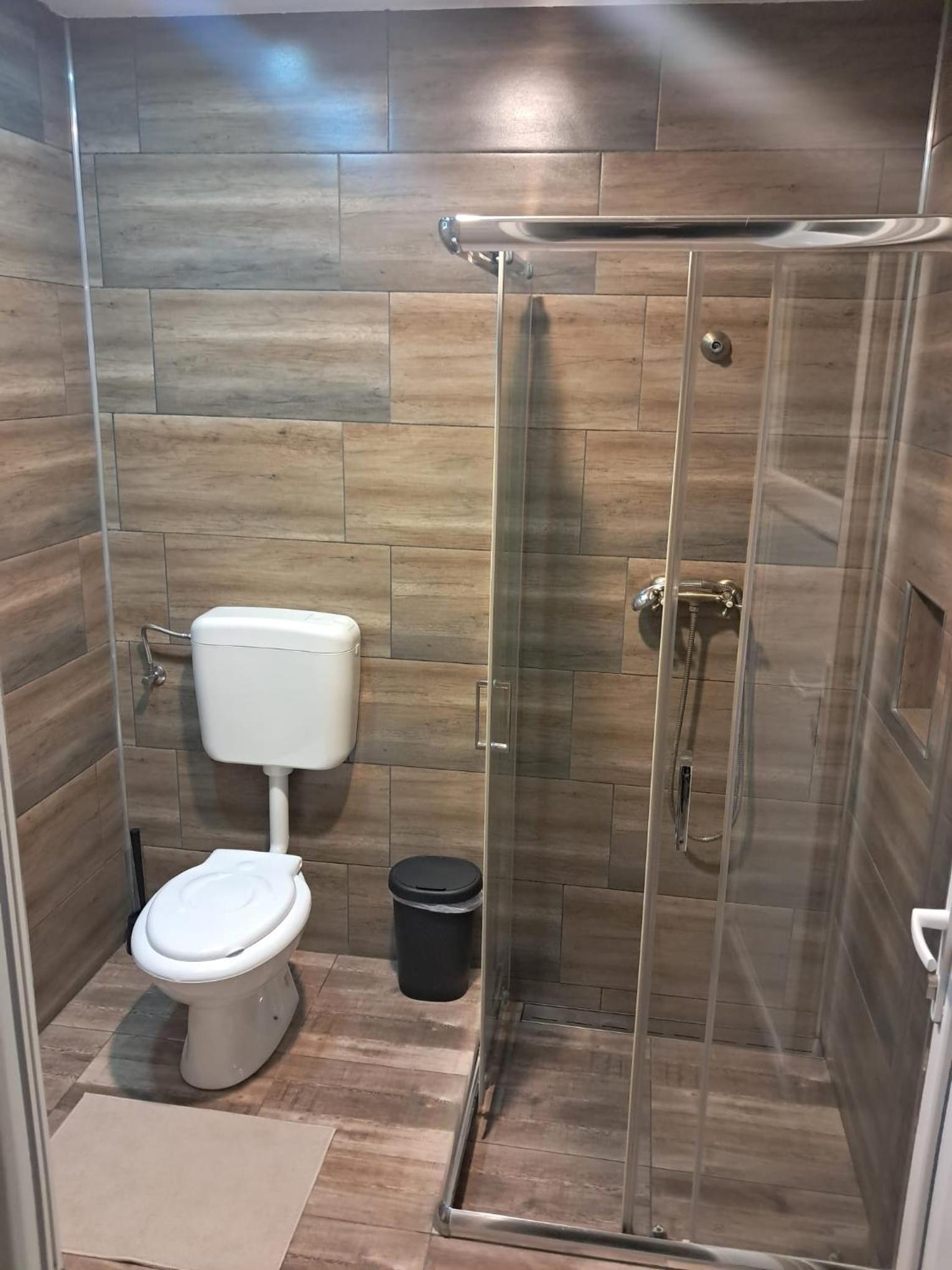 Basic Triple Room photo 3