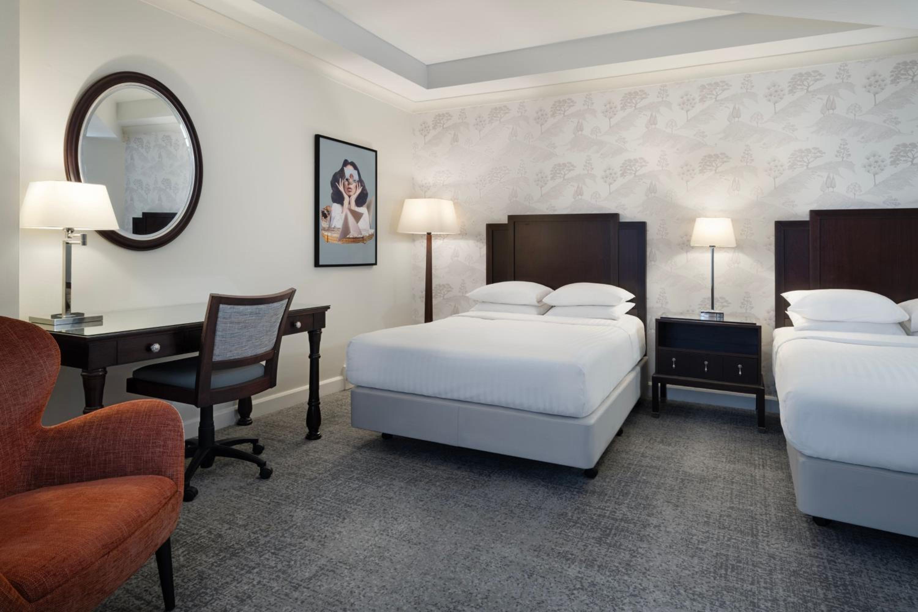 Deluxe Double Room with Two Double Beds - Photo 7