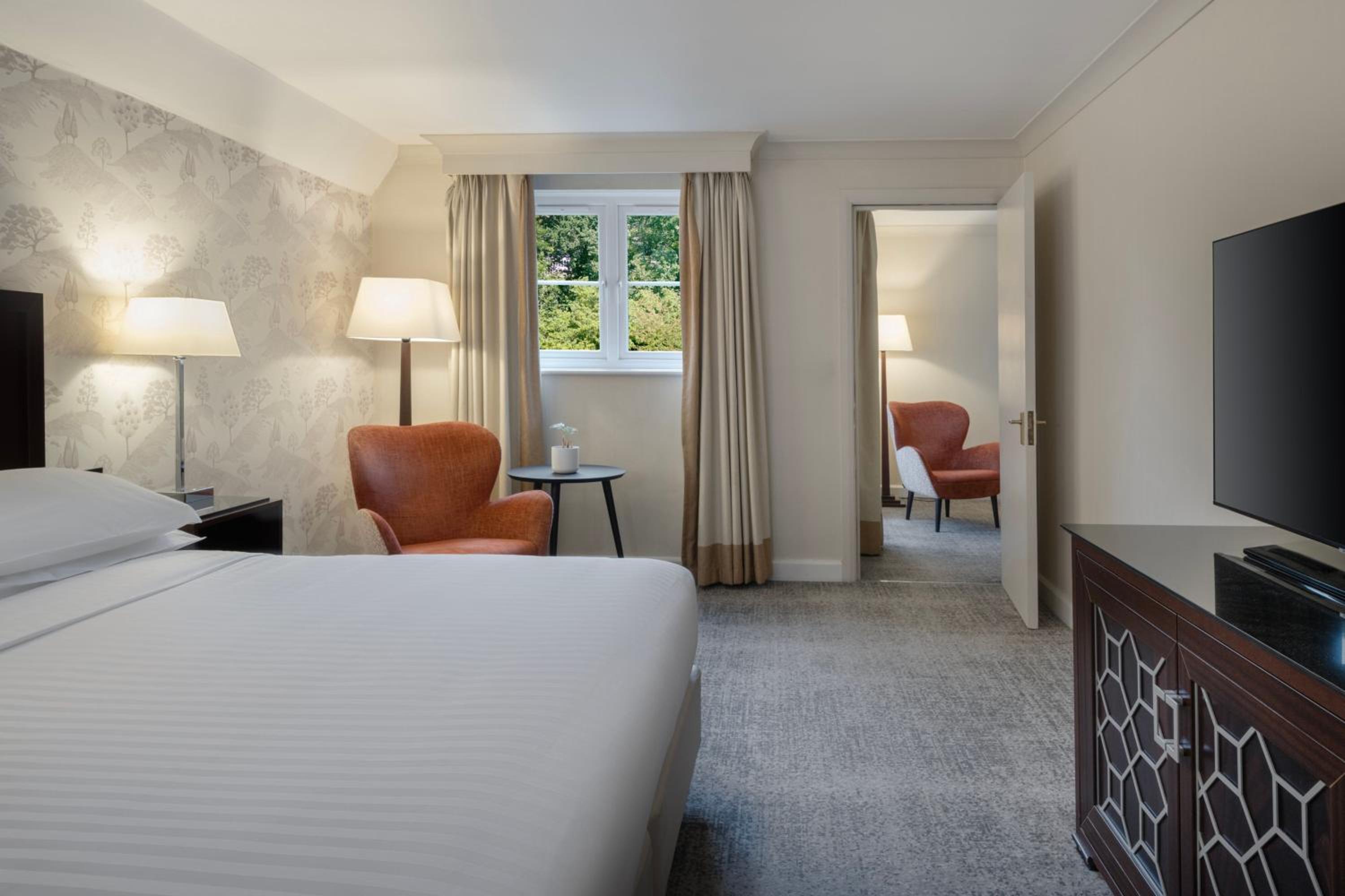 Junior King Suite - Photo 9