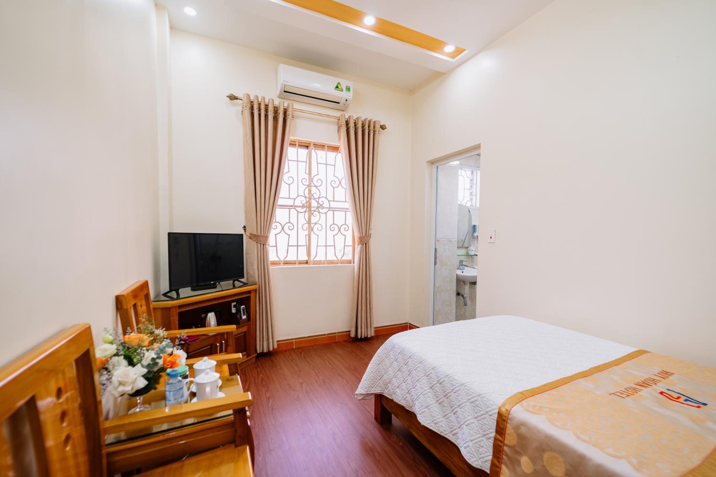 Single Room with Private Bathroom photo 3
