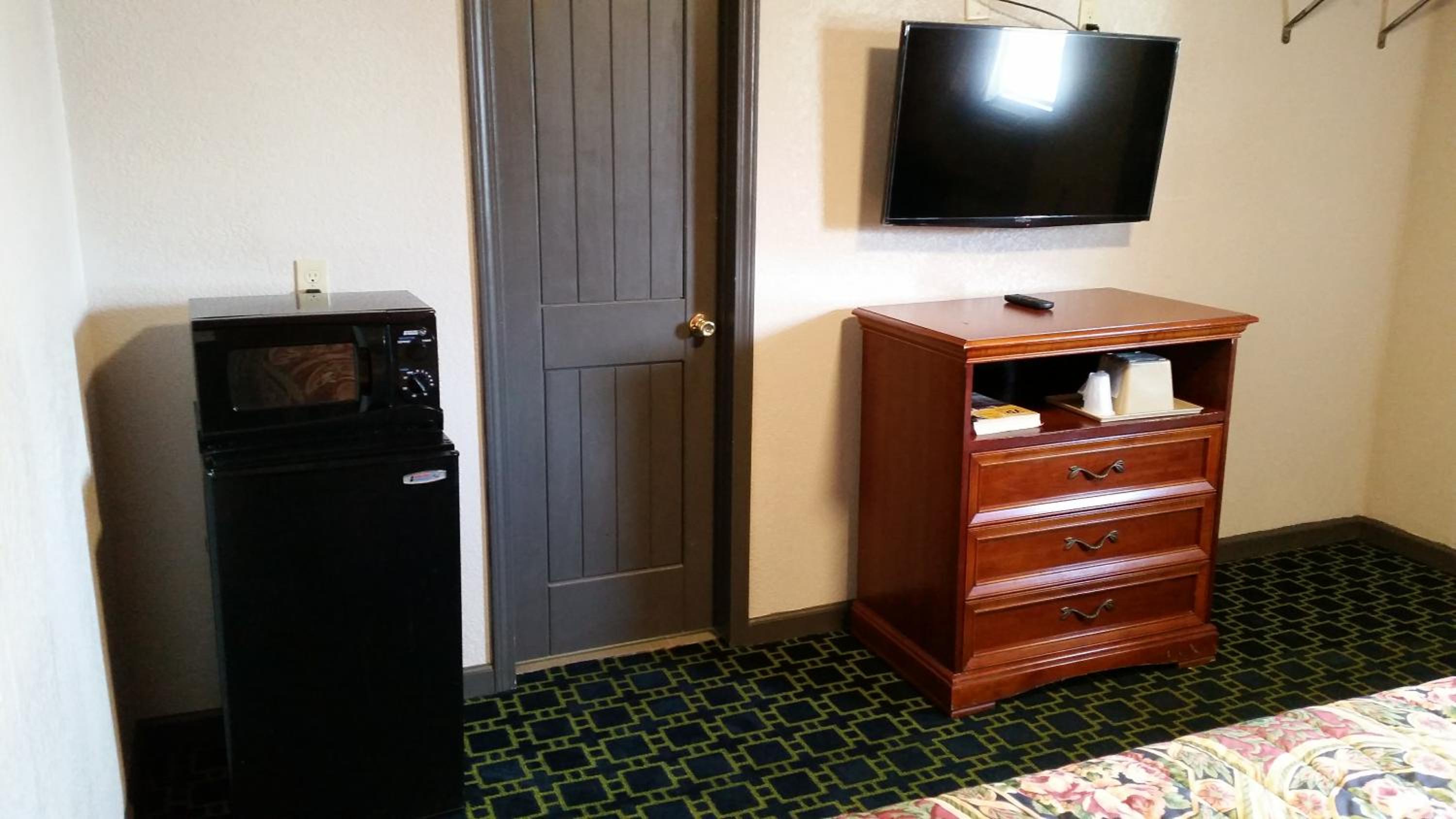 Standard King Room photo 3