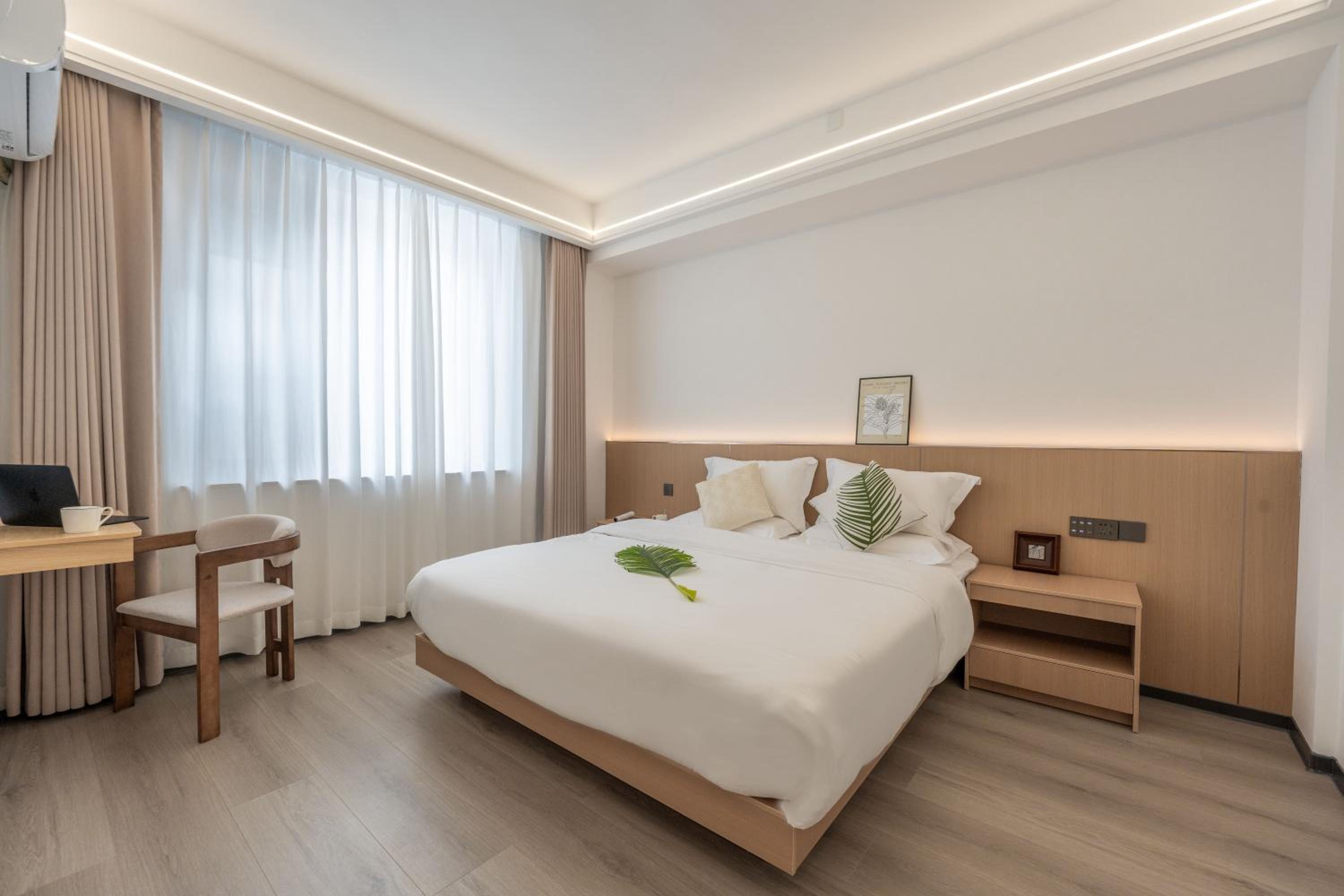 Superior Queen Room