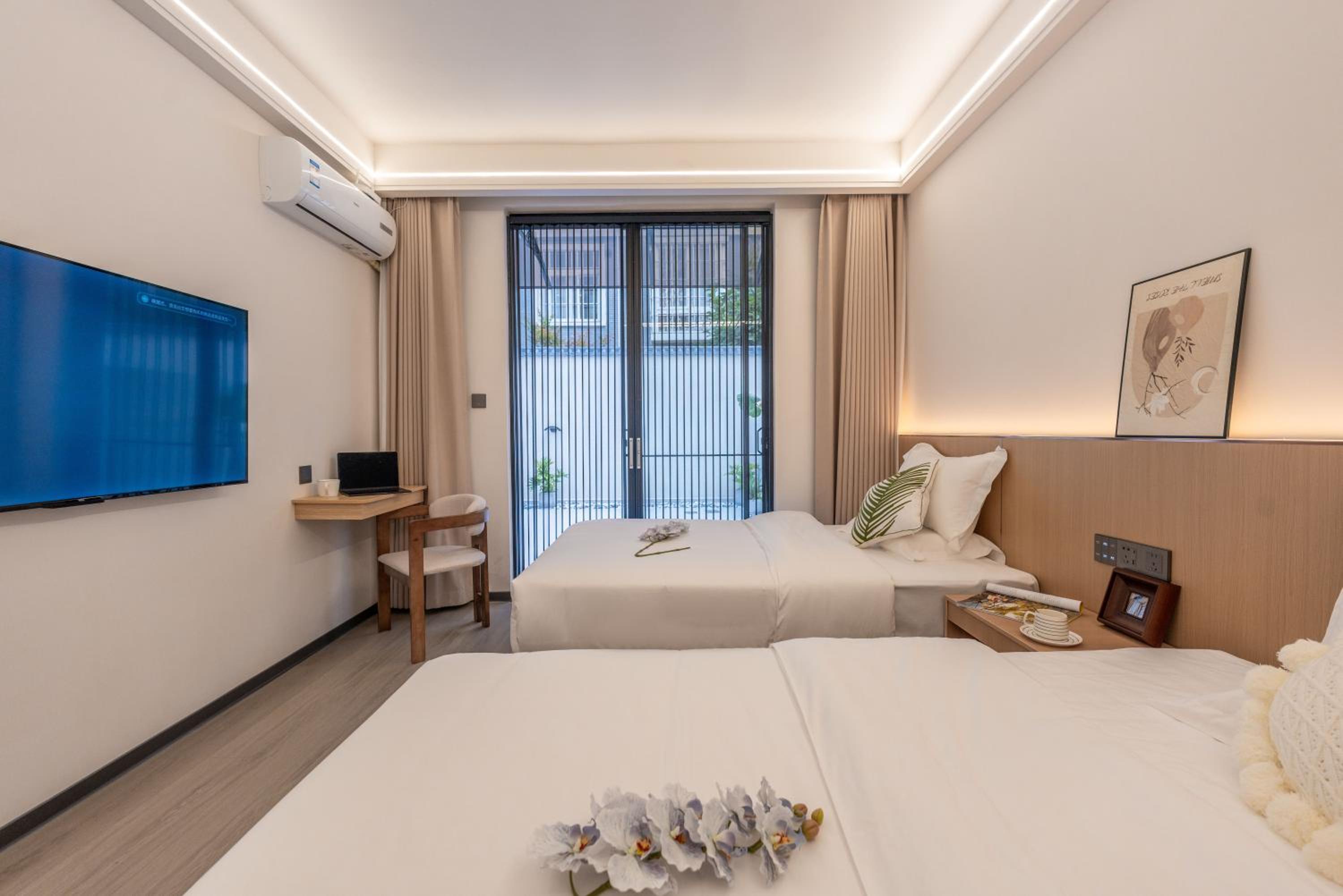 Courtyard Twin Room