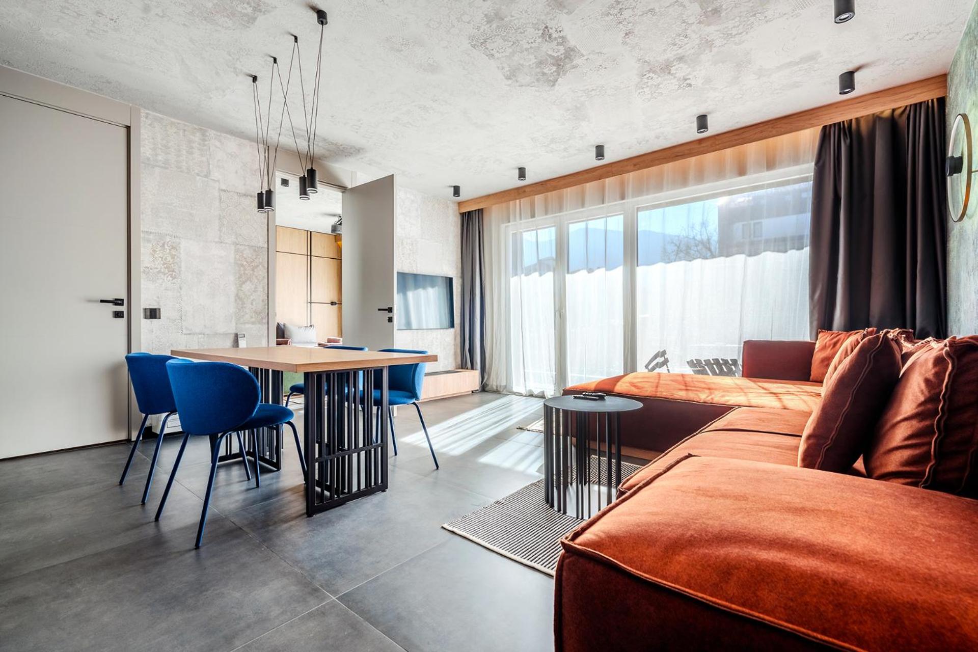 Deluxe Apartment
