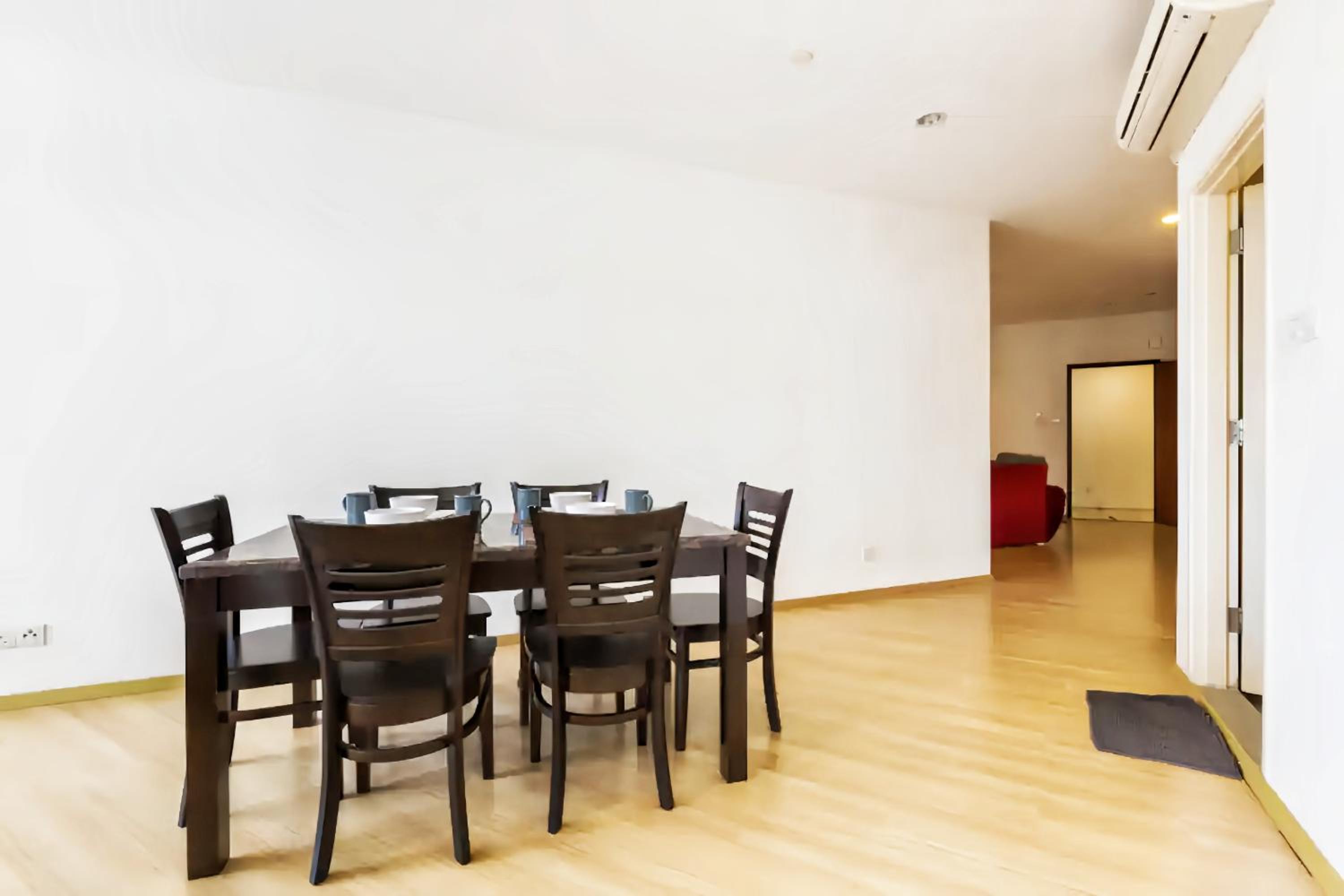 One-Bedroom Apartment photo 2