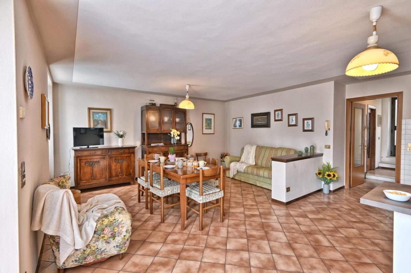 Three-Bedroom Apartment photo 1
