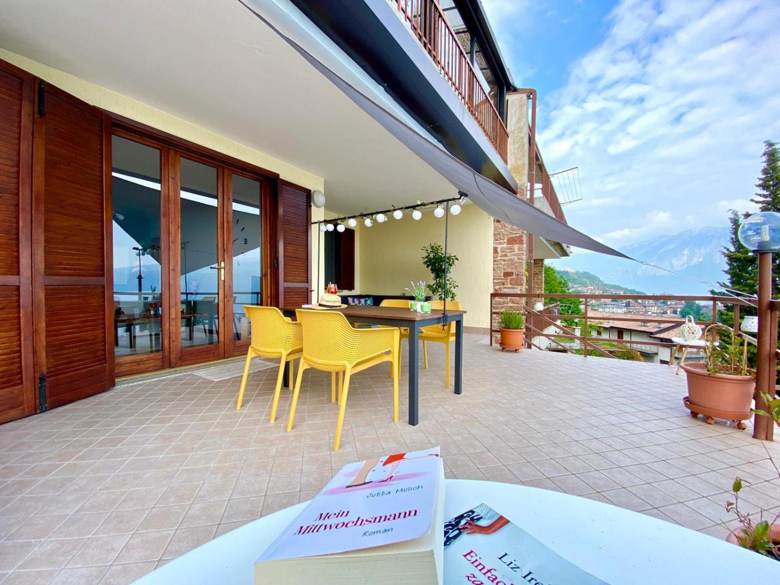 Apartment with Lake View photo 2
