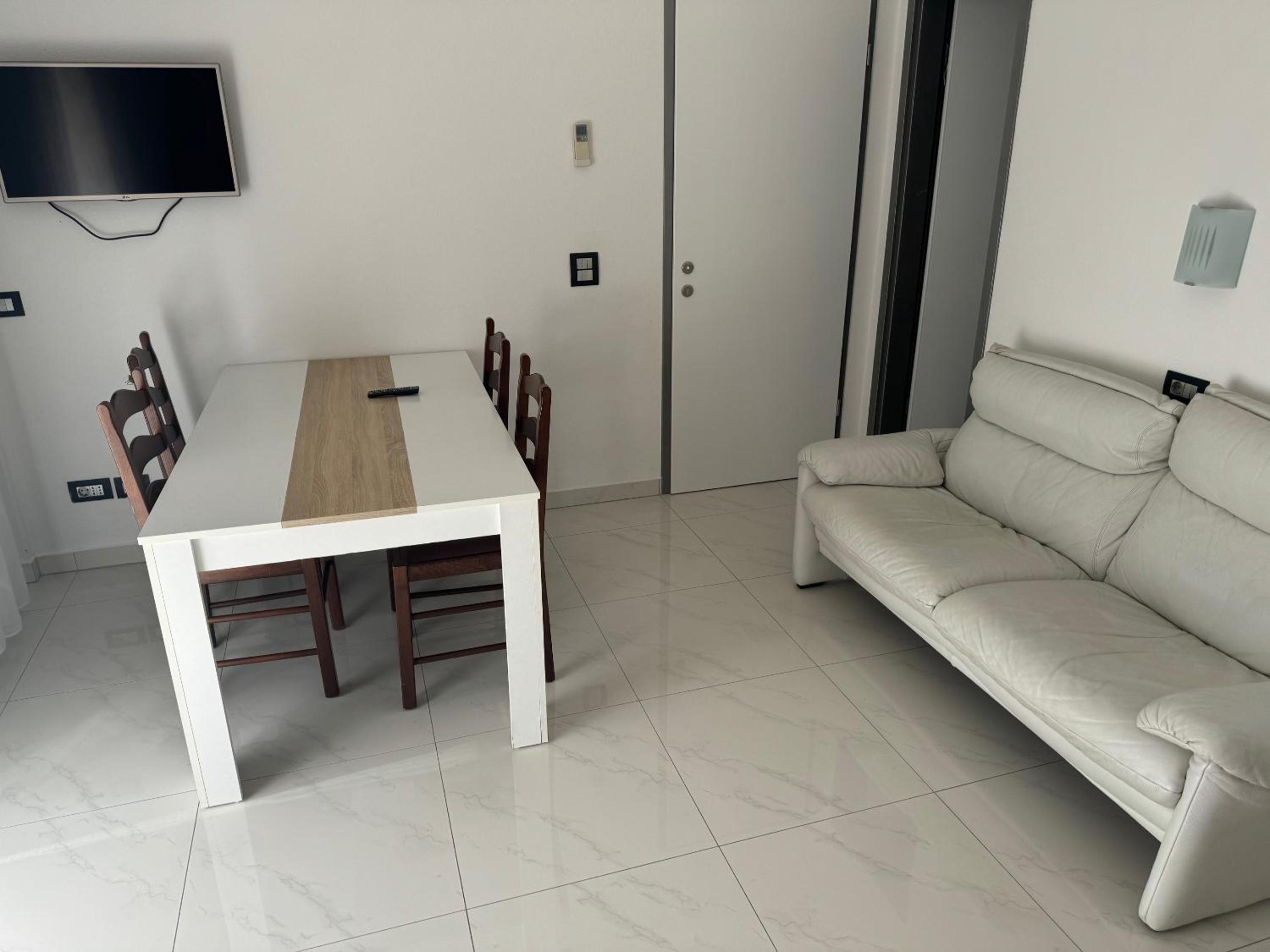 Apartment with Pool View  - Photo 2