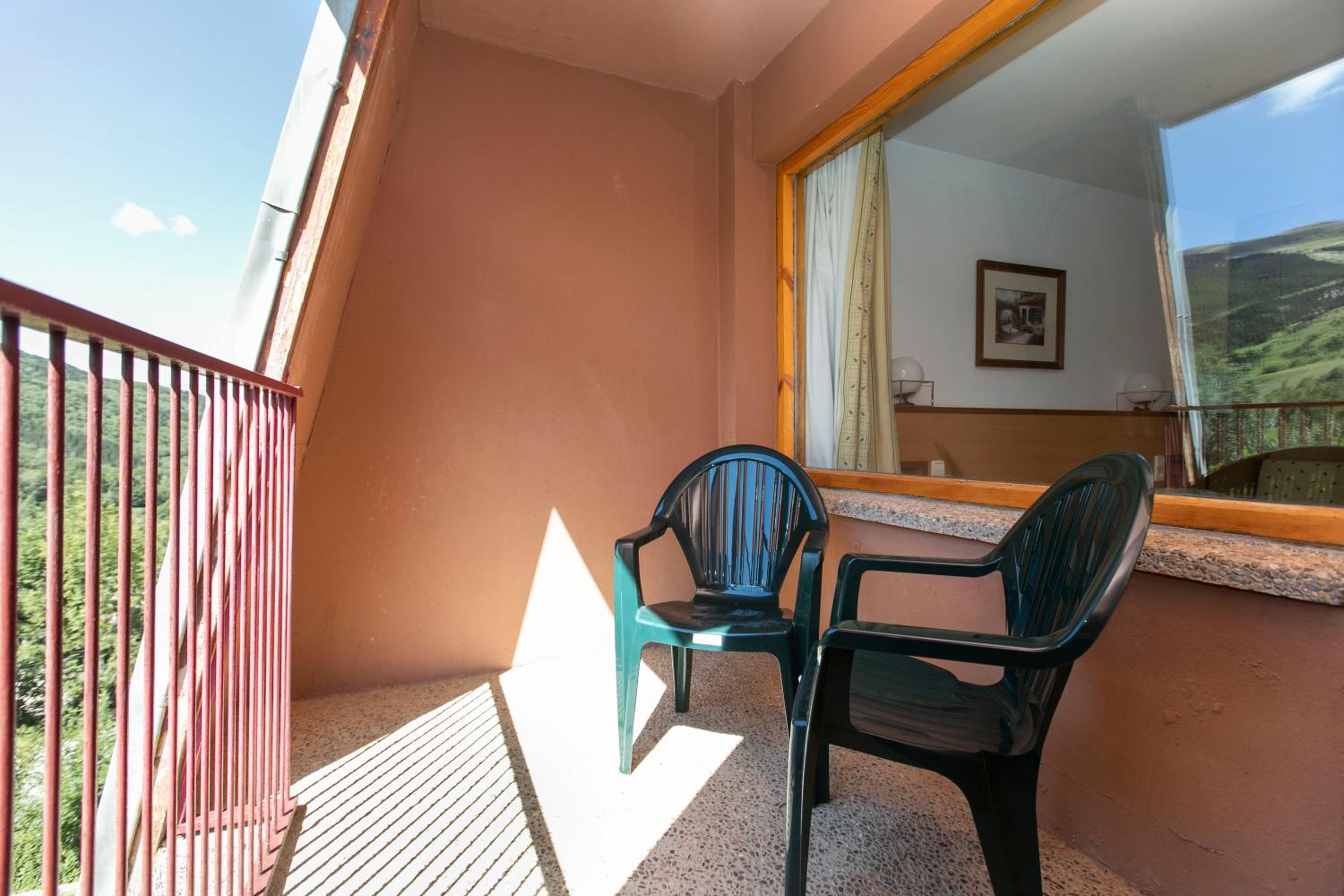 Double or Twin Room - Photo 2
