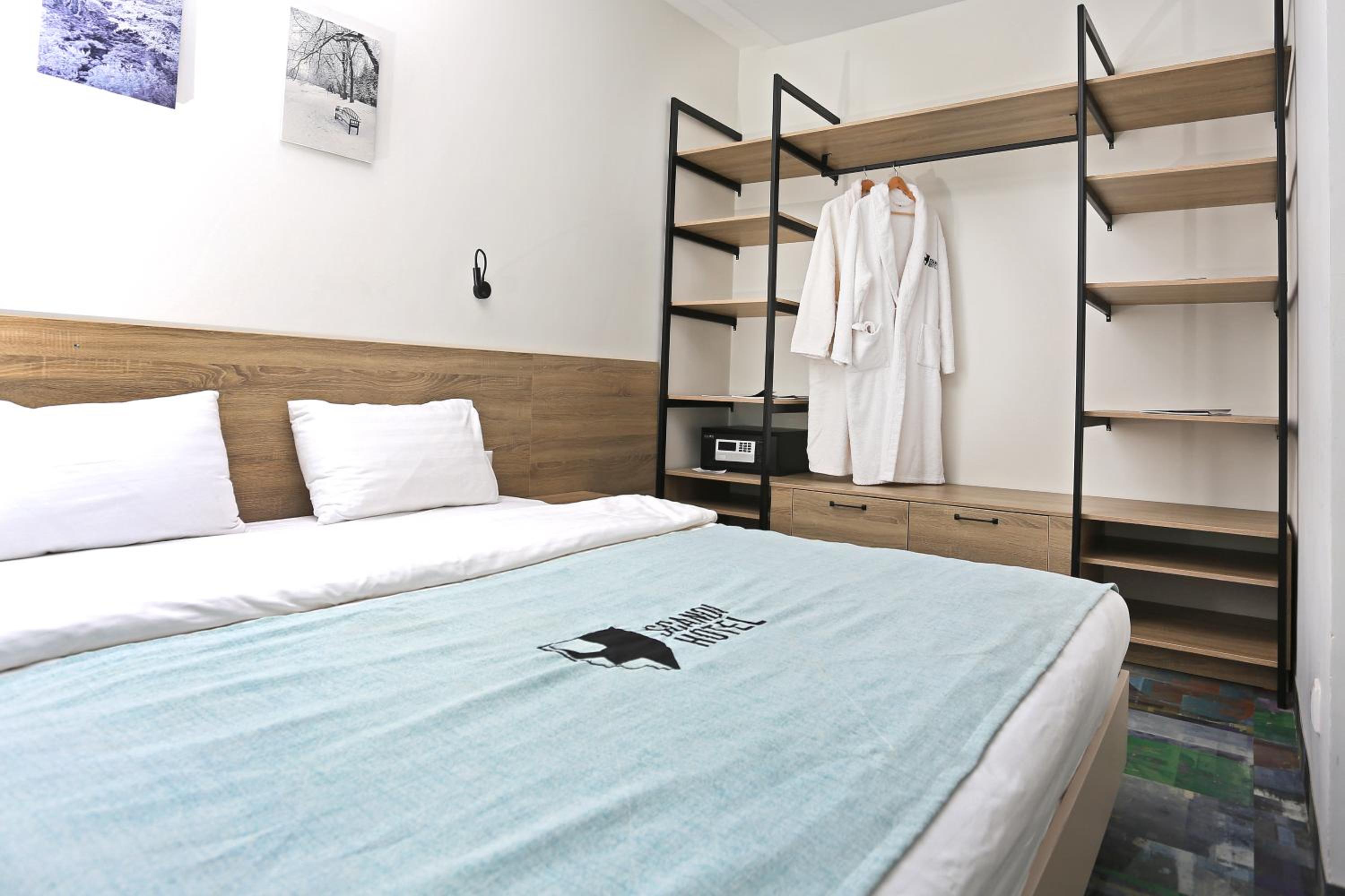 Double Room - Photo 3