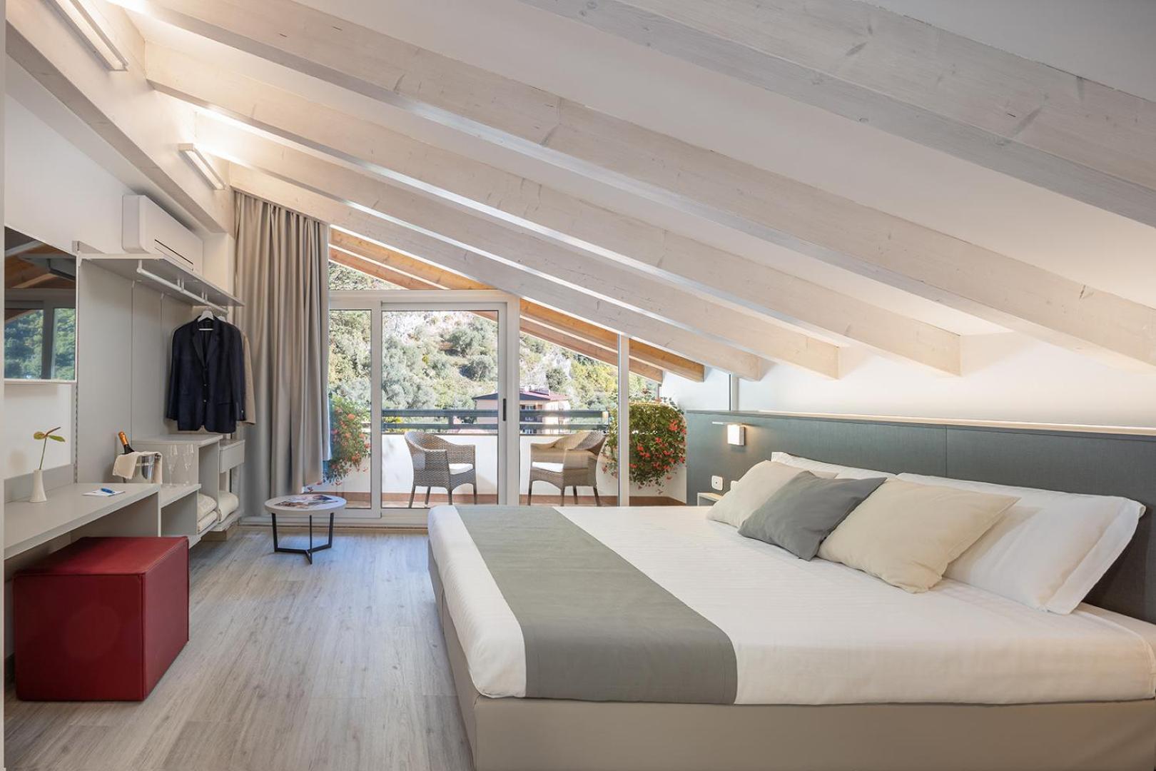 Deluxe Double or Twin Room with Balcony