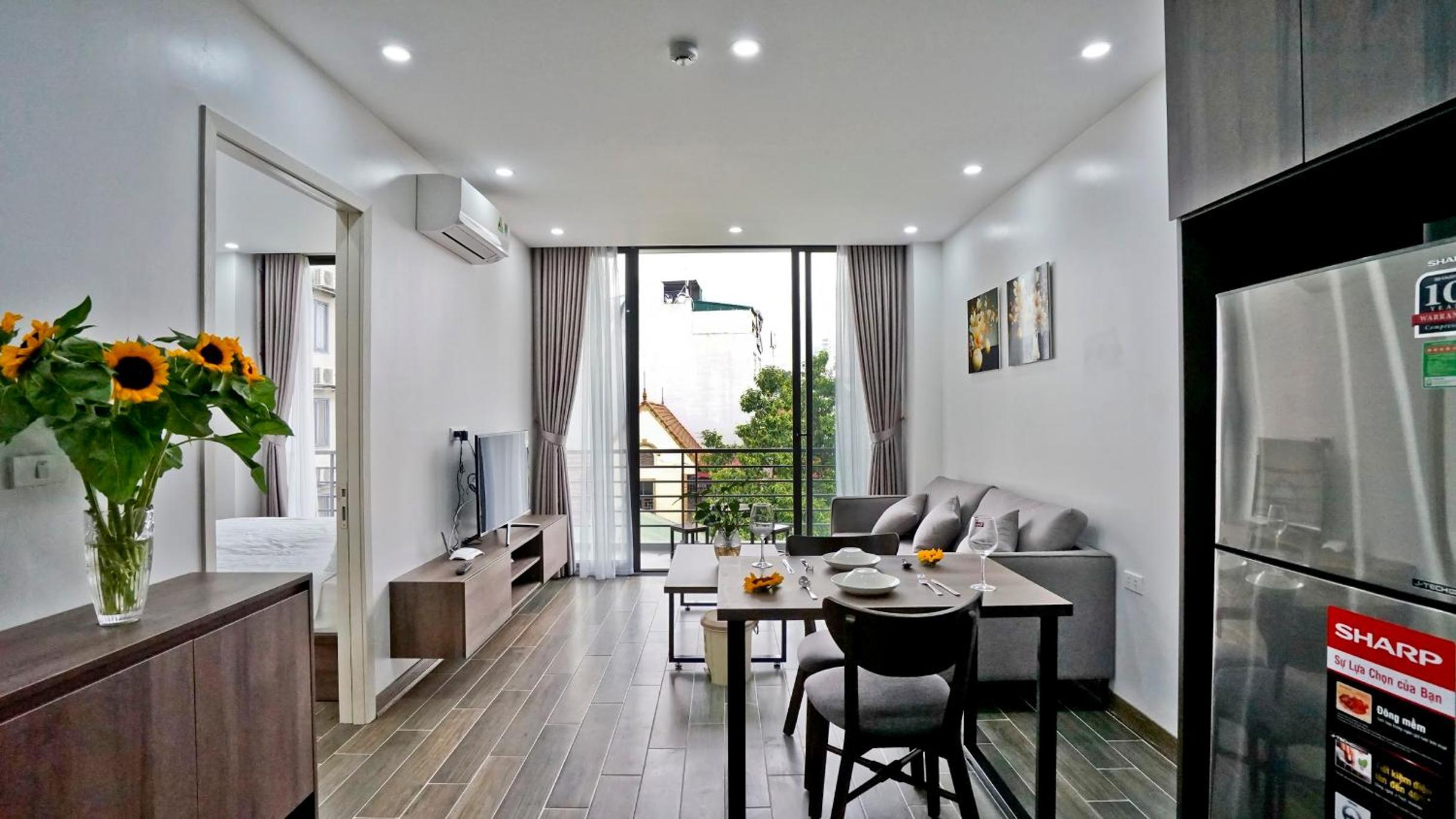 One-Bedroom Apartment with Balcony