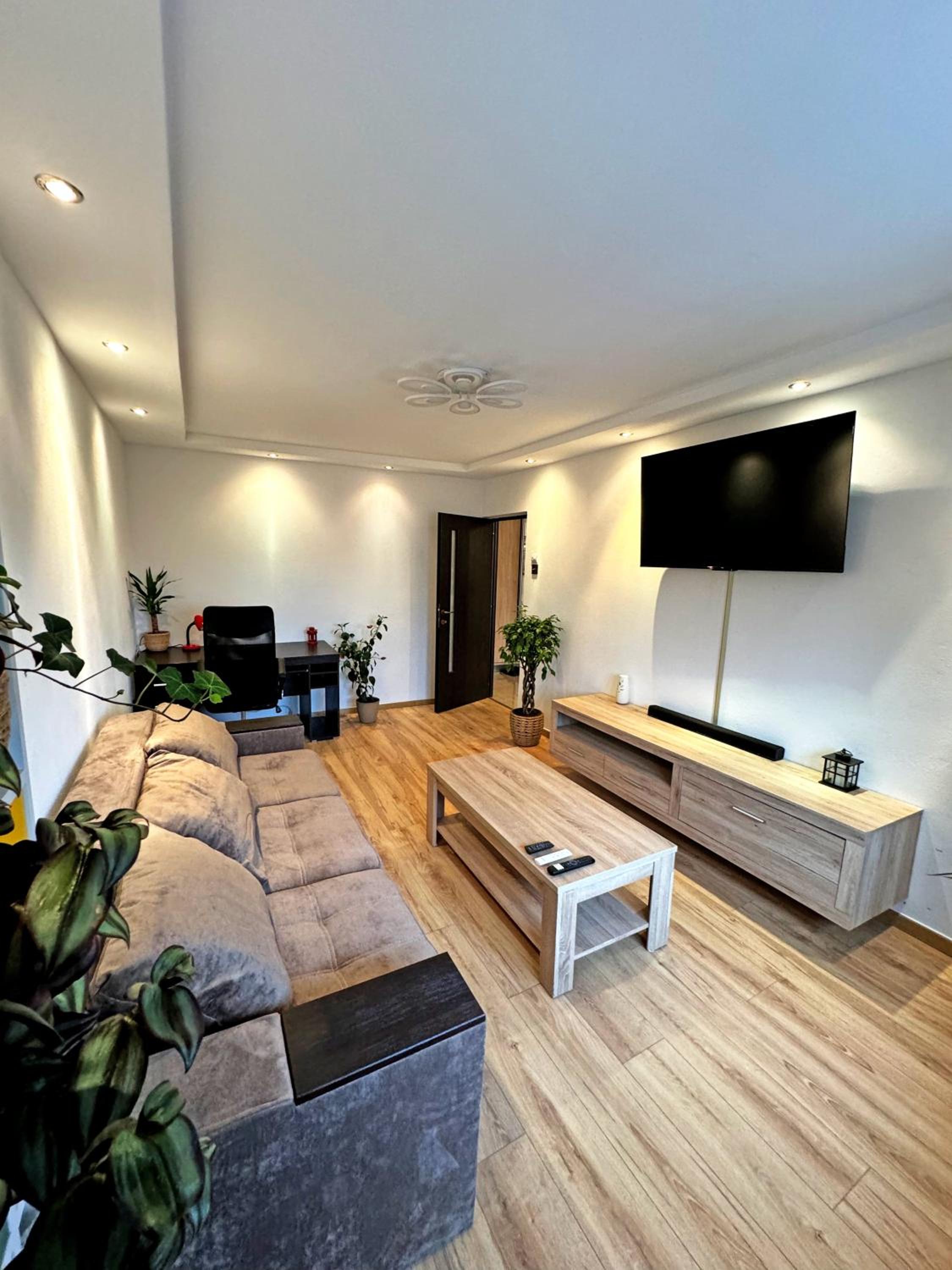 One-Bedroom Apartment photo 1
