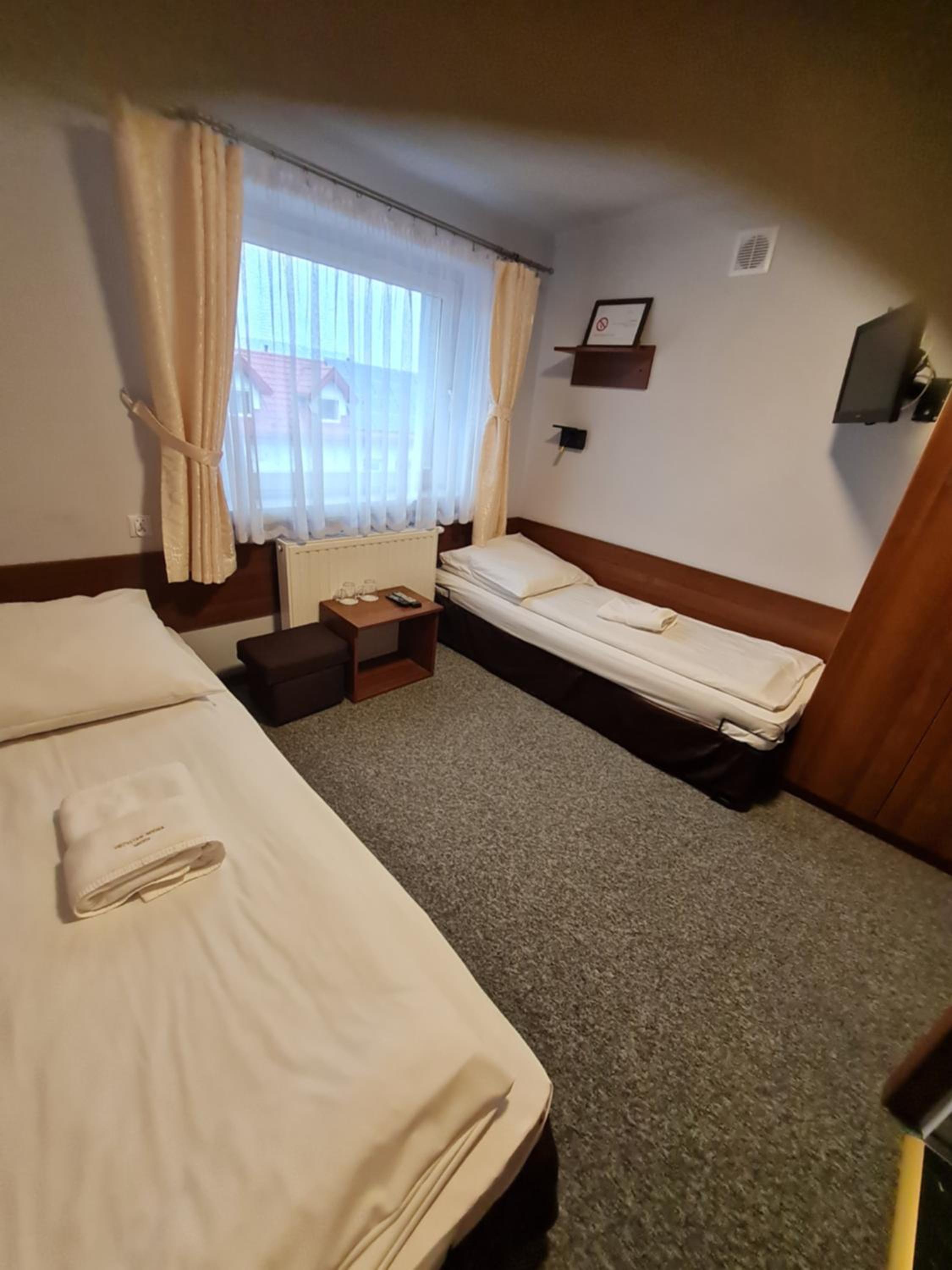 Double Room - Photo 6