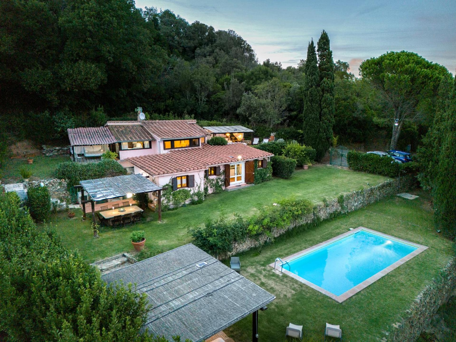 Three-Bedroom Villa photo 2