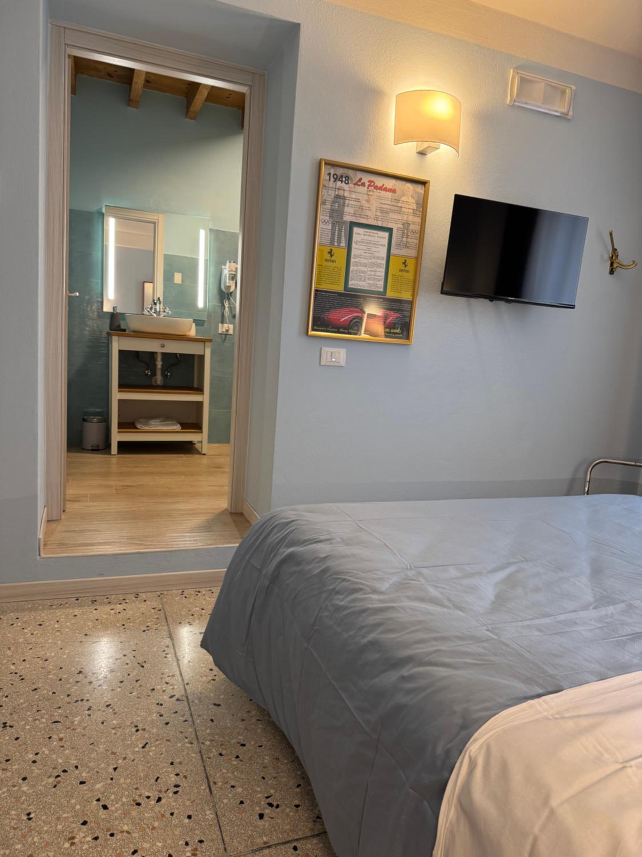 Large Single Room photo 3