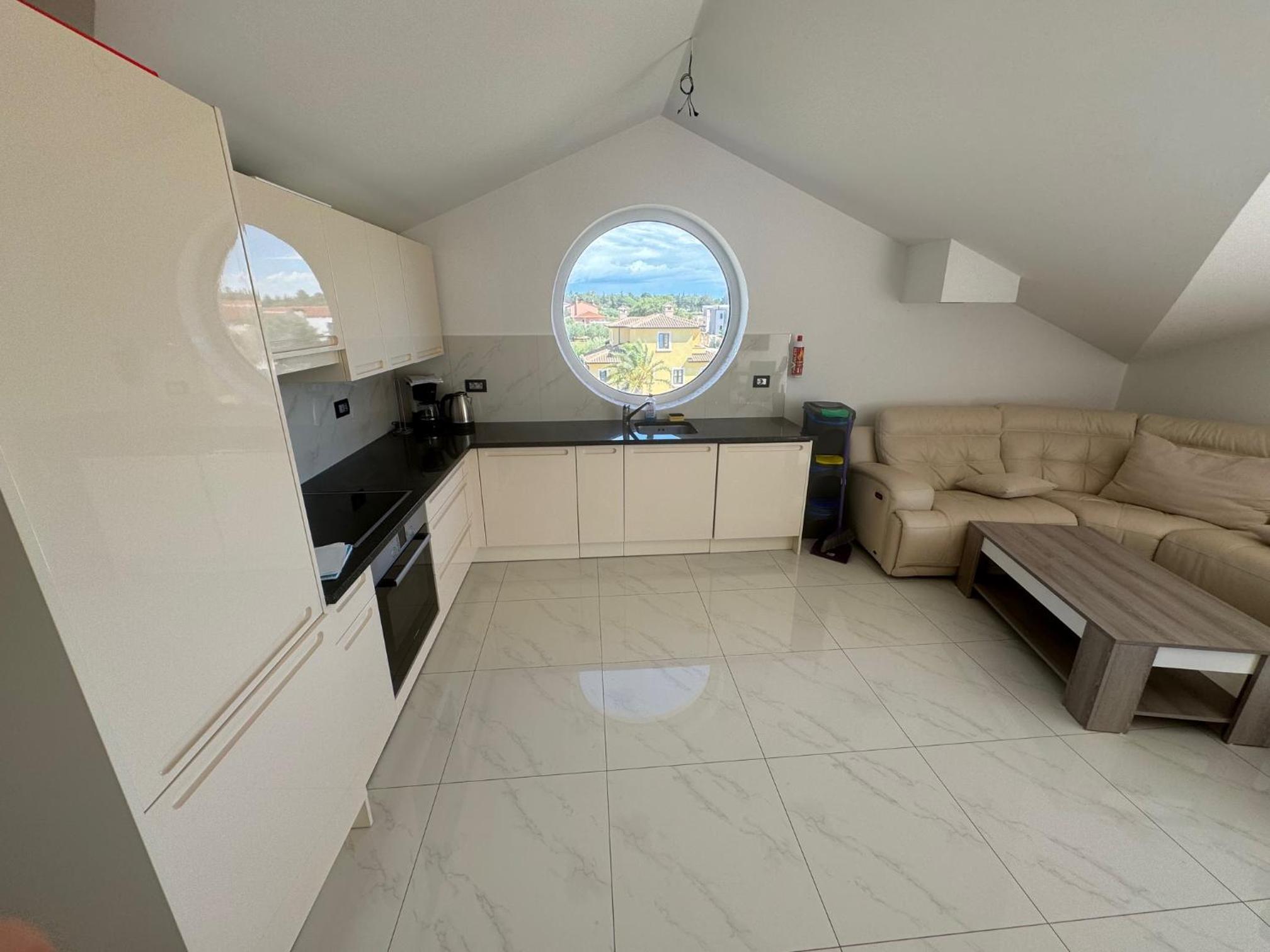 Penthouse Apartment - Photo 9