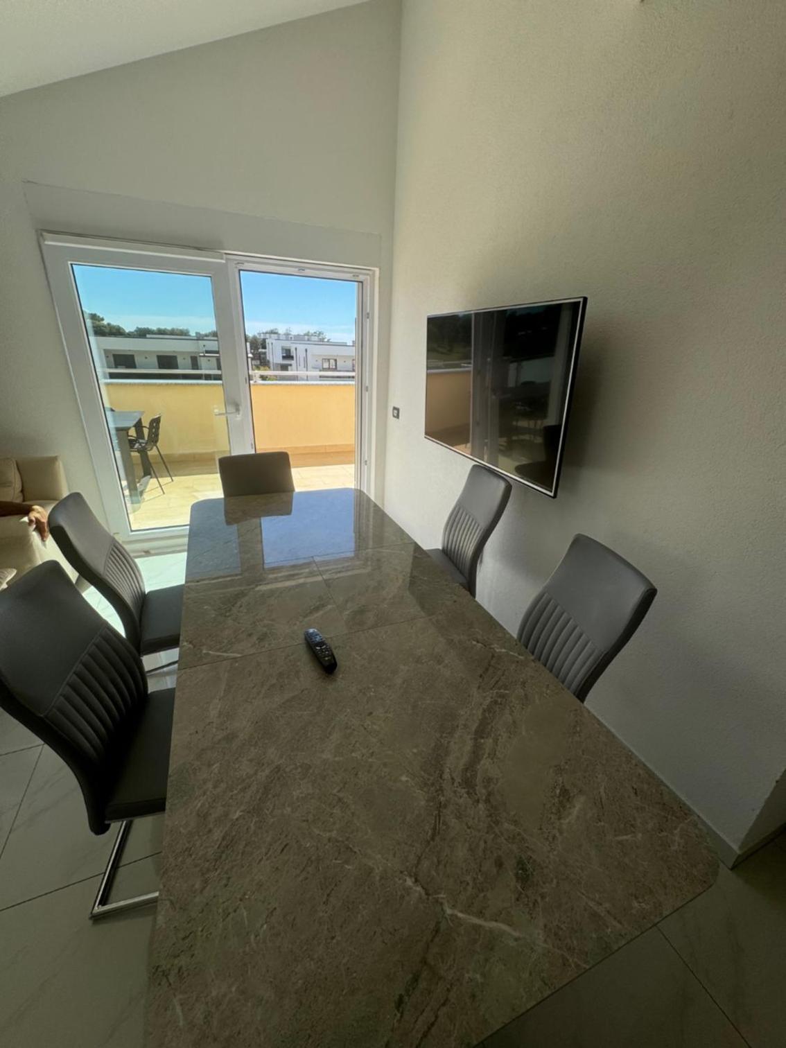 Penthouse Apartment - Photo 5
