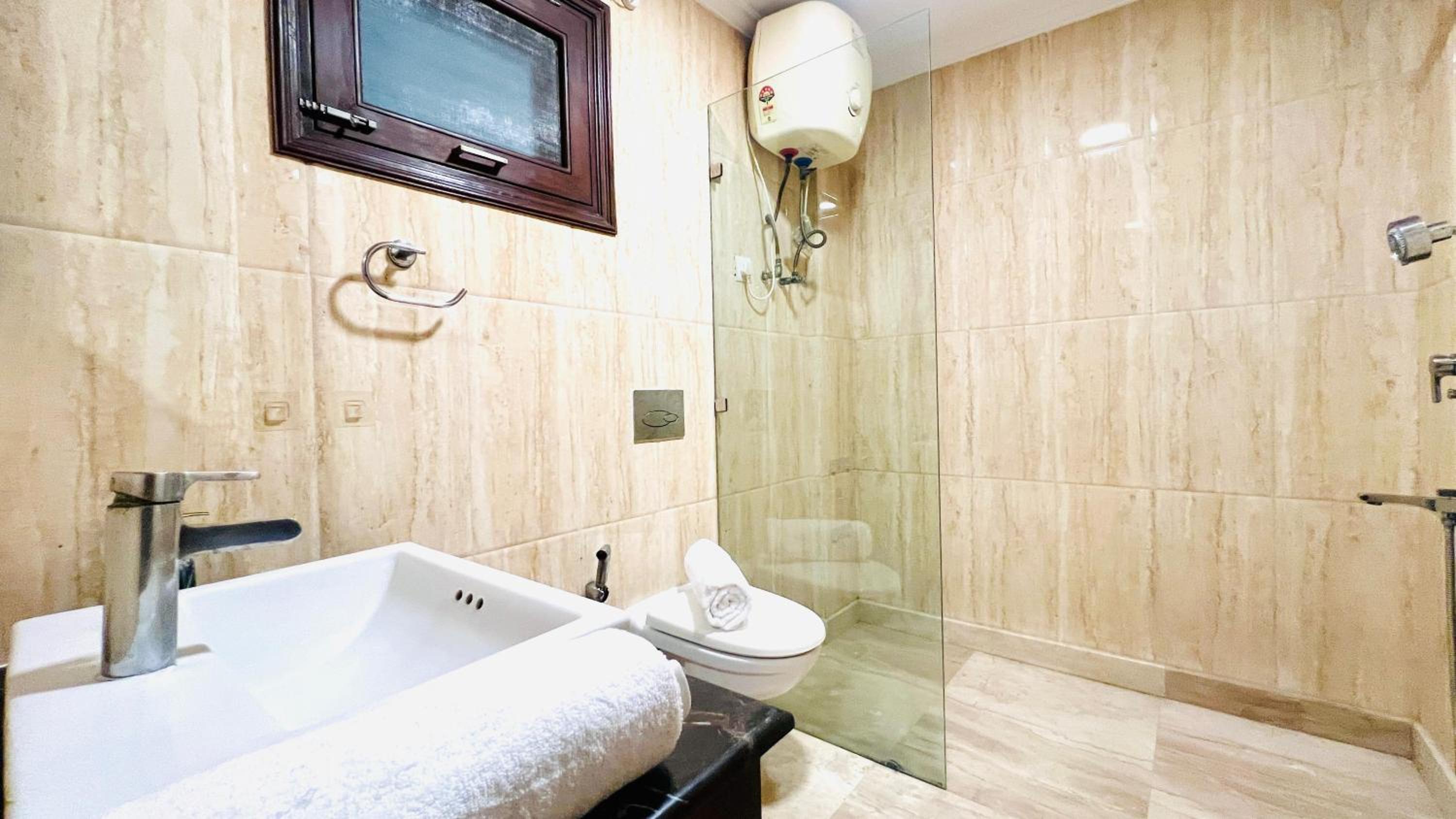Standard King Room photo 3