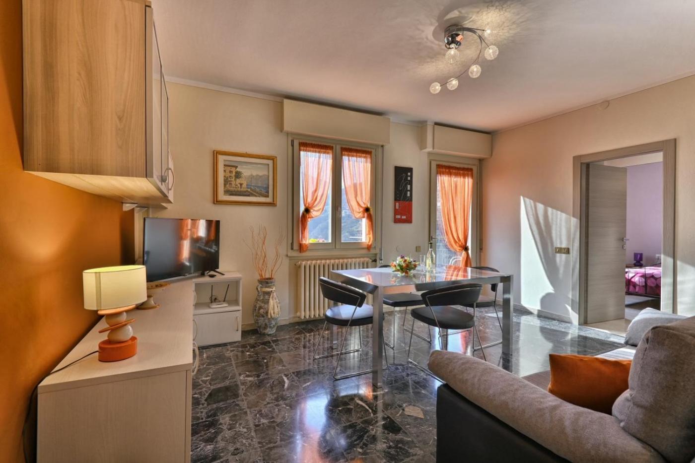 Apartment with Lake View