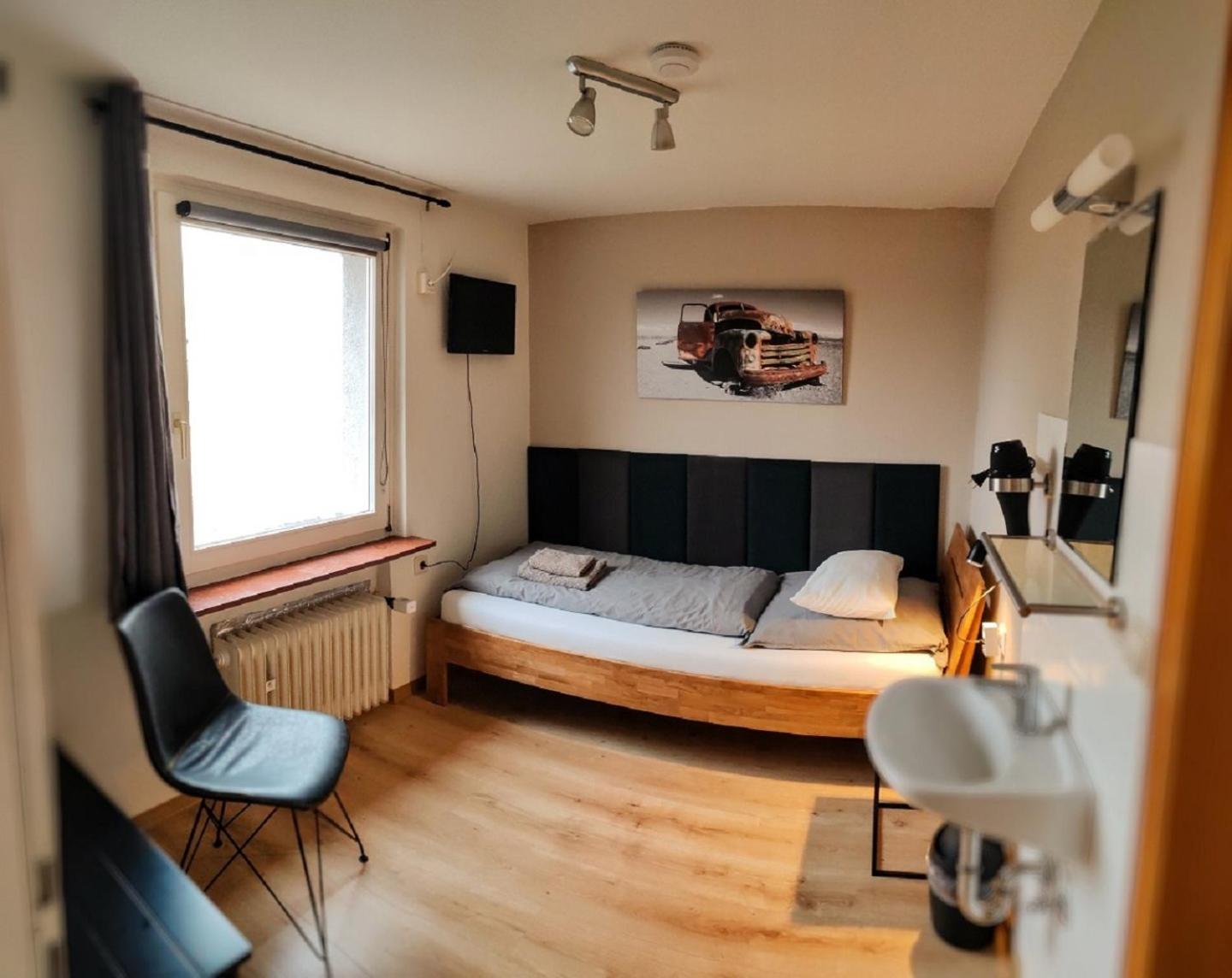 Economy Single Room