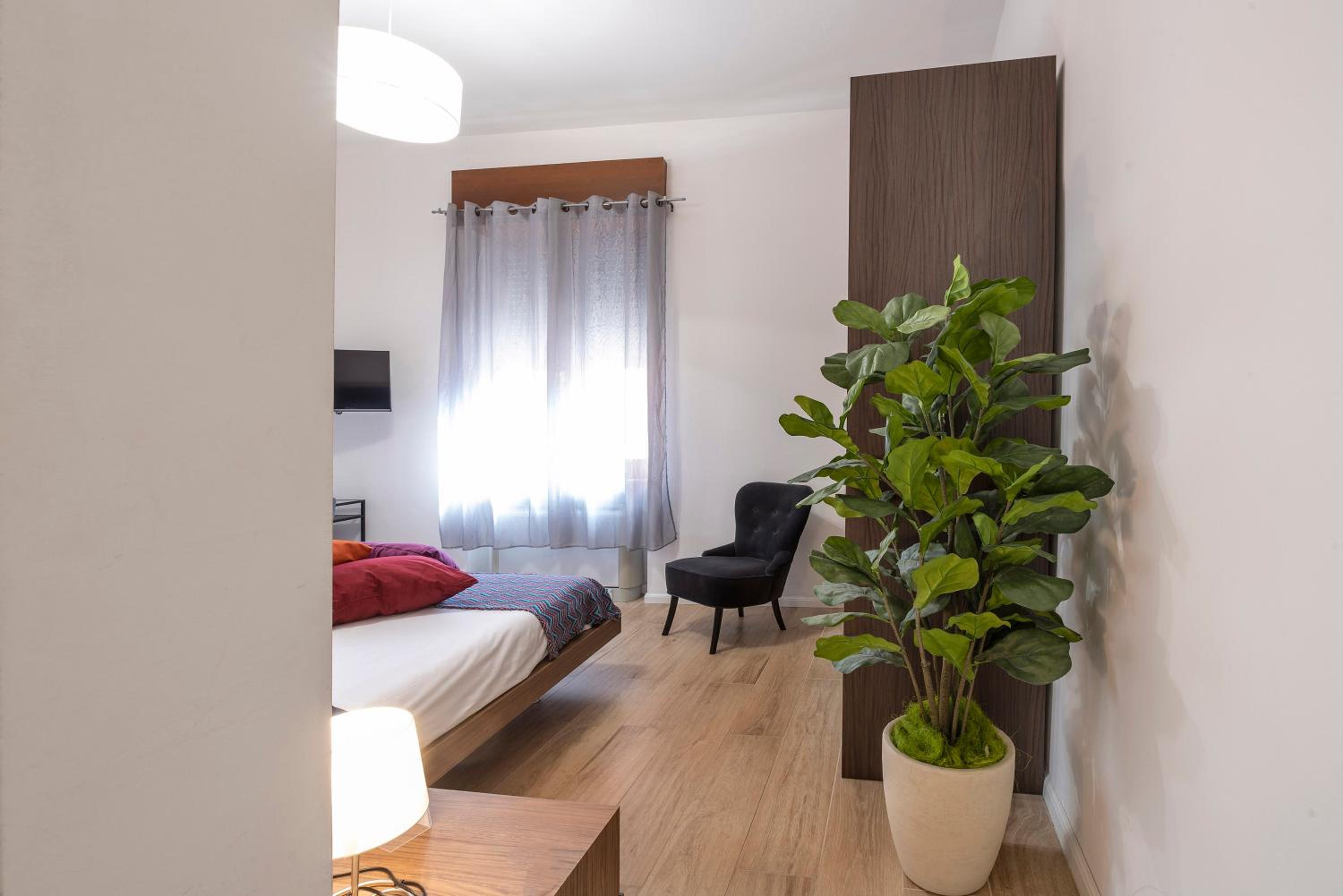 Family Room - Photo 2