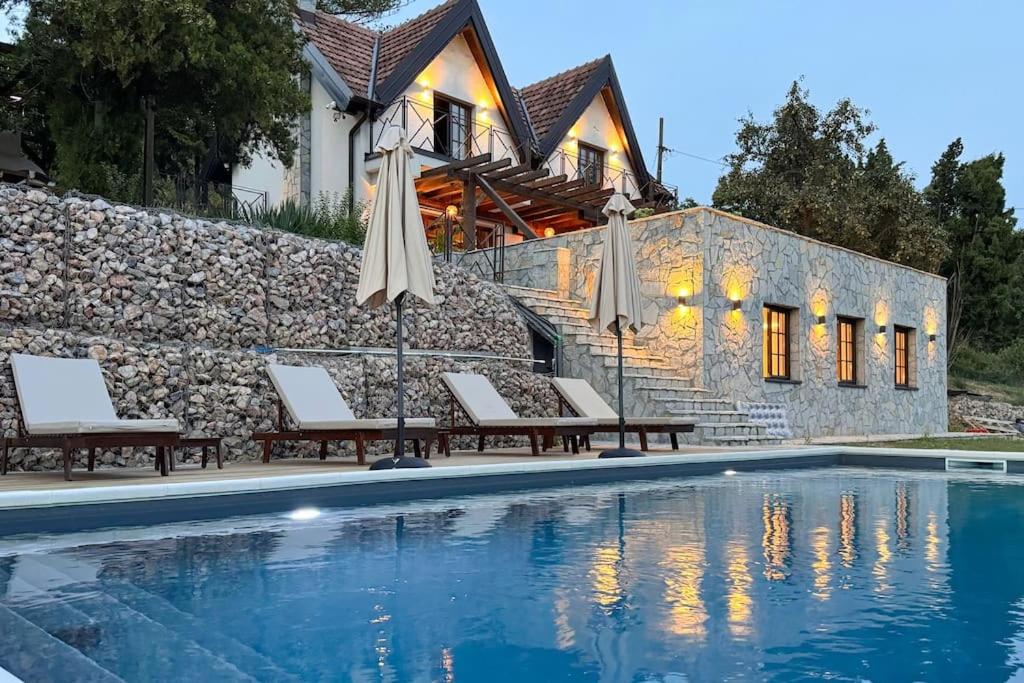 Two-Bedroom Villa photo 1