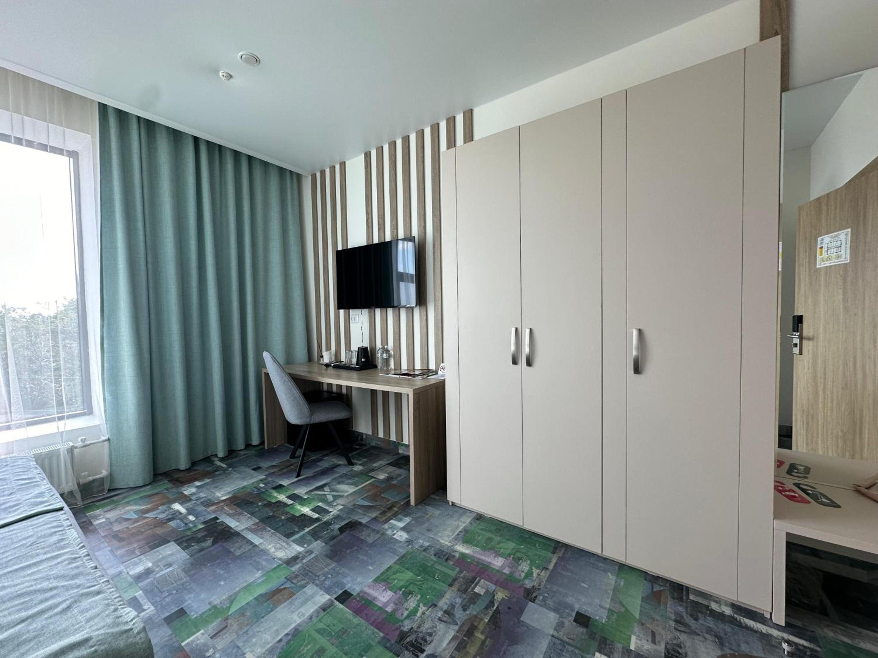 Double Room - Photo 6