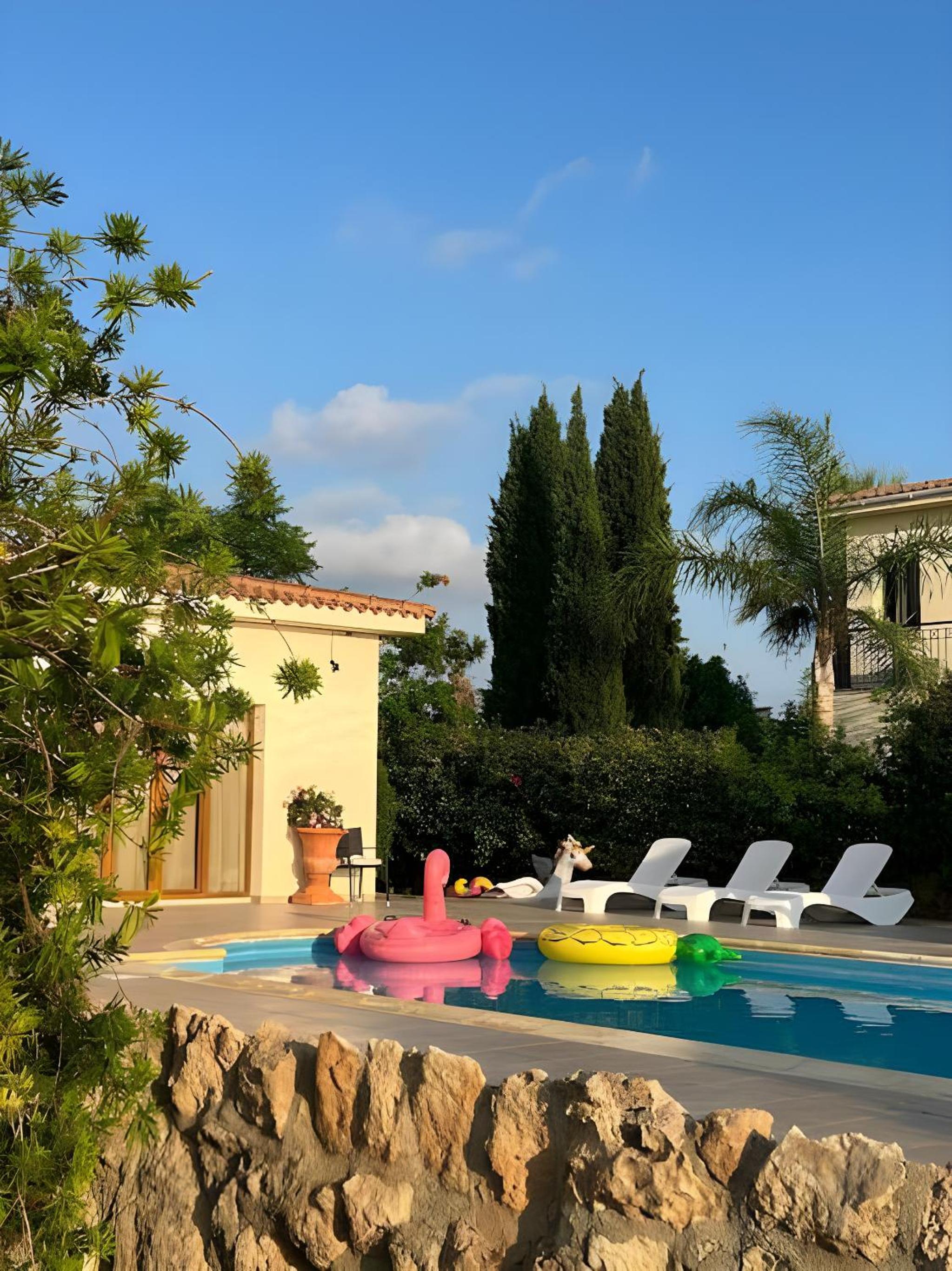 Villa photo 1