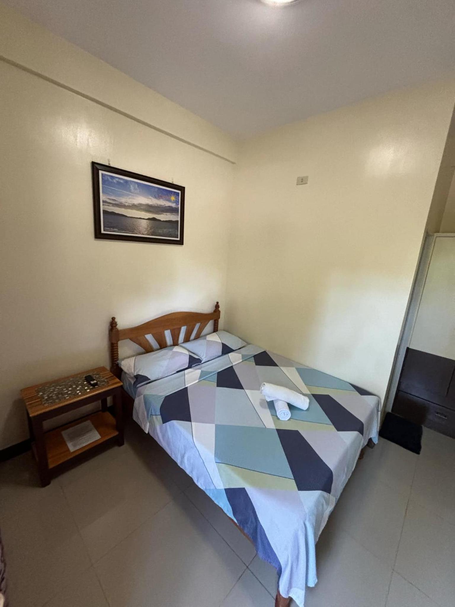 Standard Queen Room - Photo 4